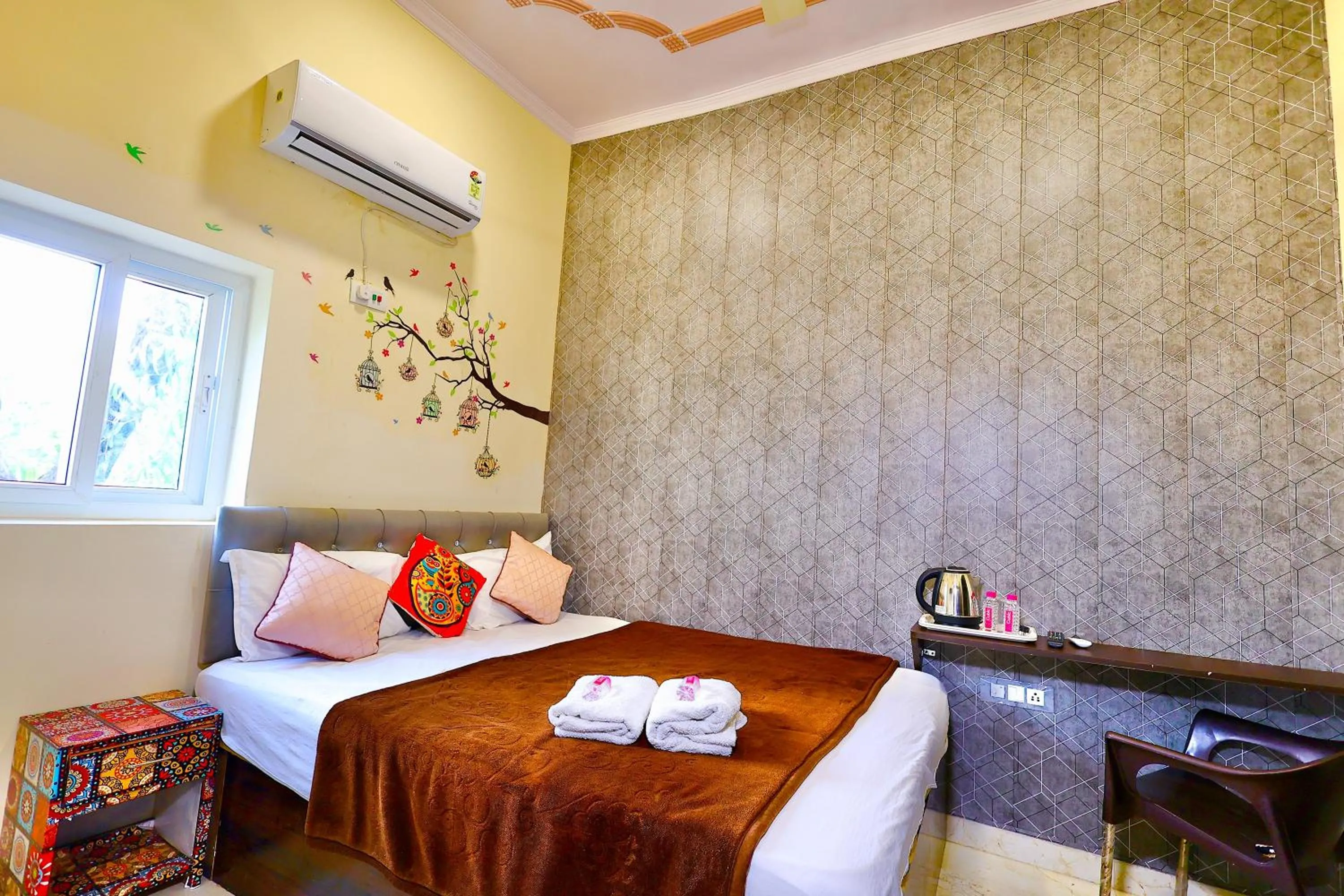Bedroom, Bed in Sia Taj Hotel nearest Taj Mahal Agra