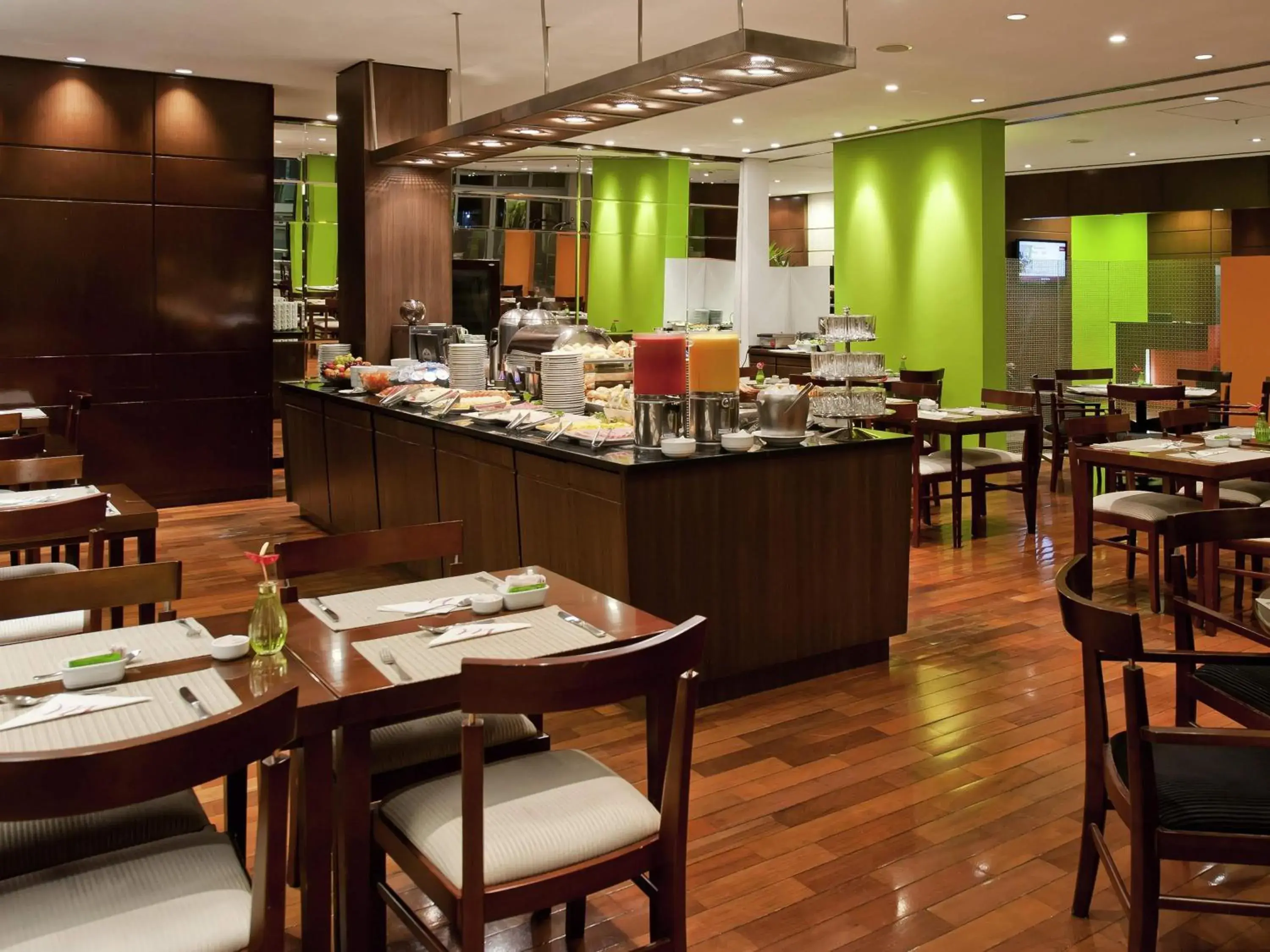 Restaurant/places to eat in Mercure Sao Paulo Paulista Restaurant/places to eat in Mercure Sao Paulo Paulista