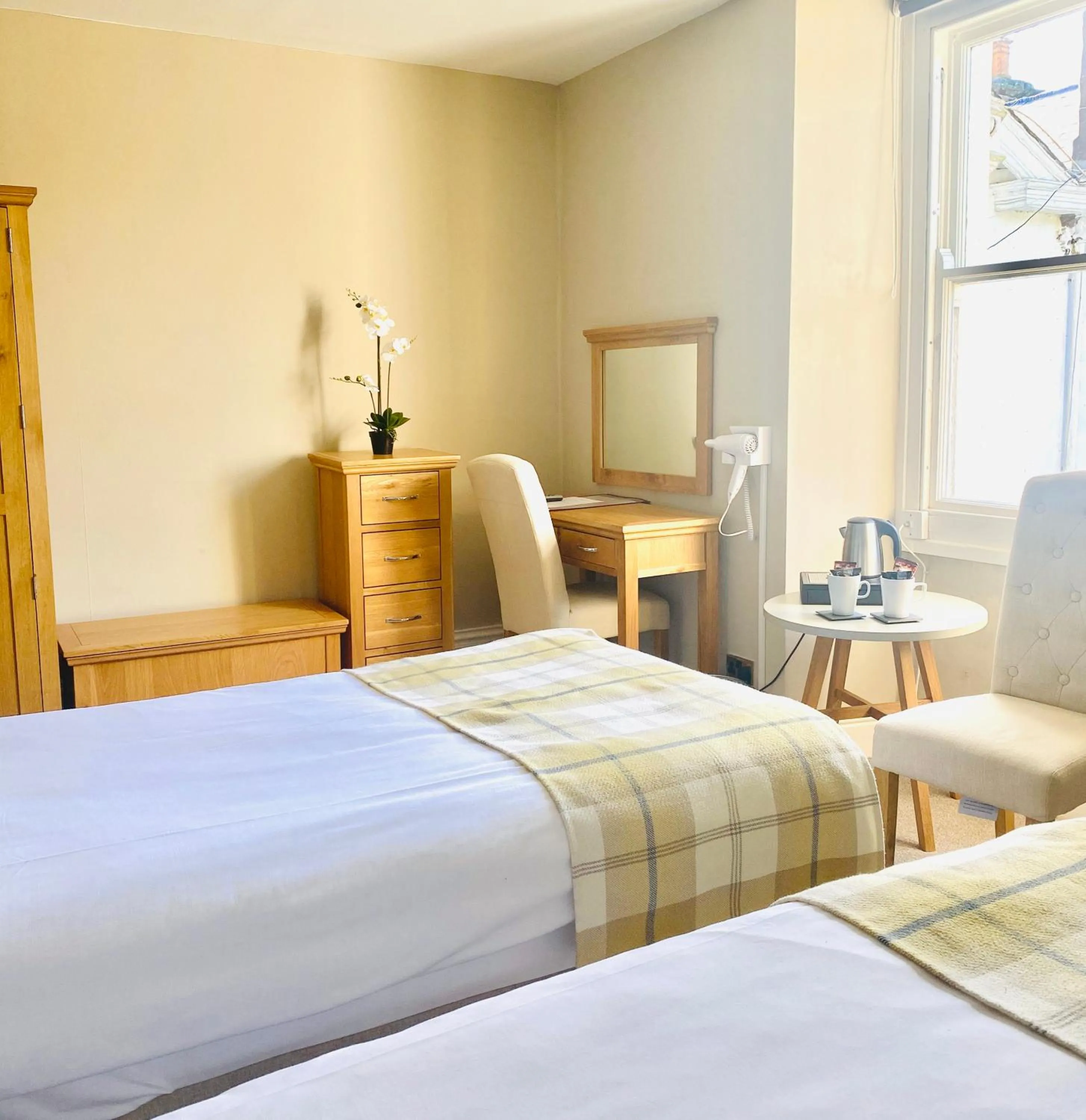 Bedroom, Bed in Court Colman Manor