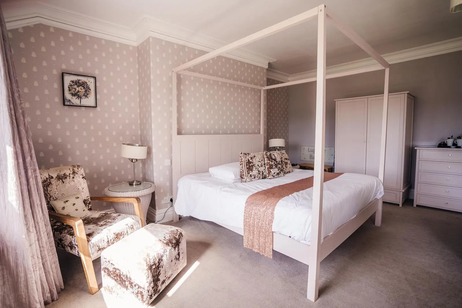 Bedroom, Bed in Court Colman Manor