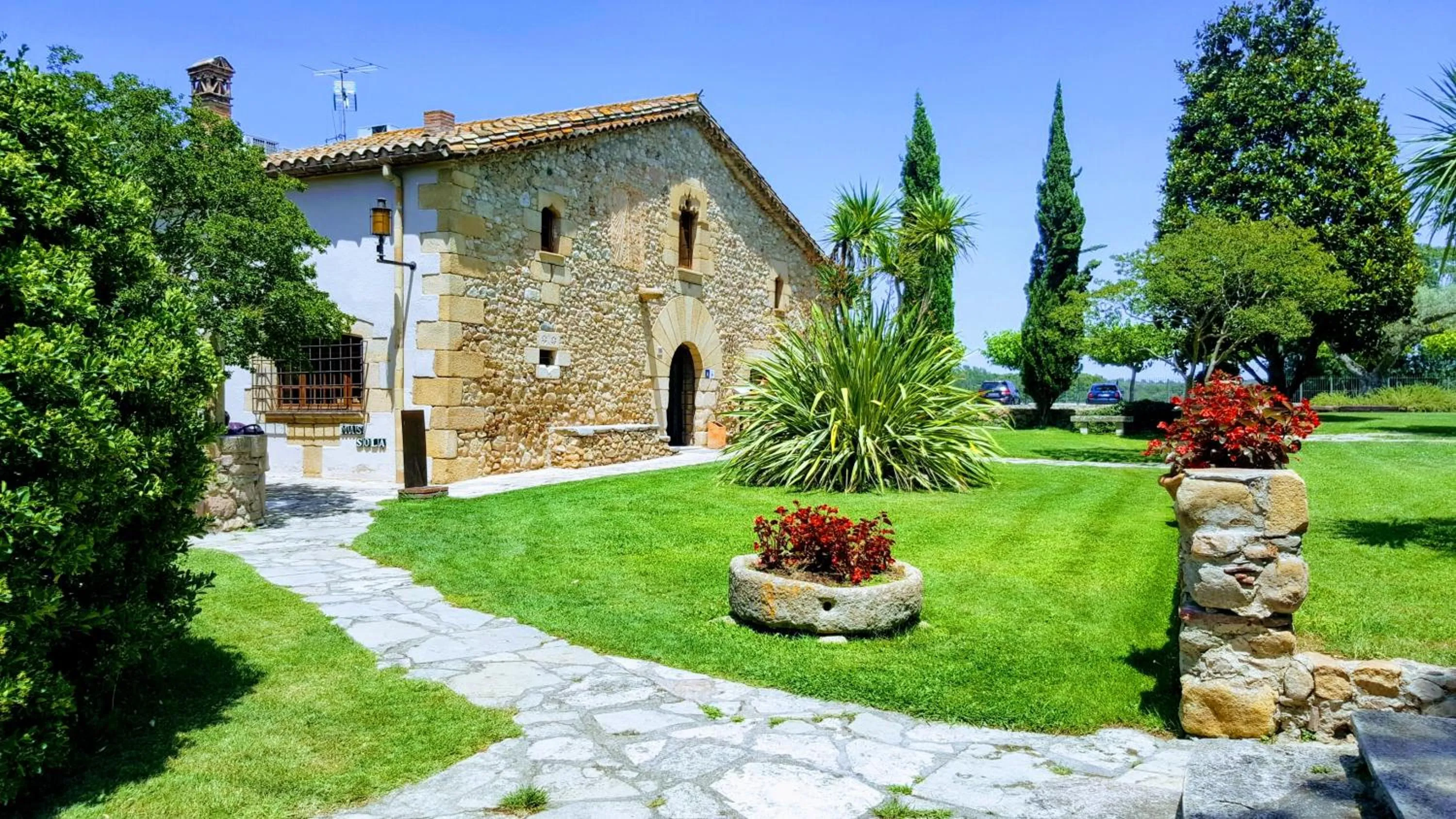 Restaurant/places to eat in Hotel Mas Solà