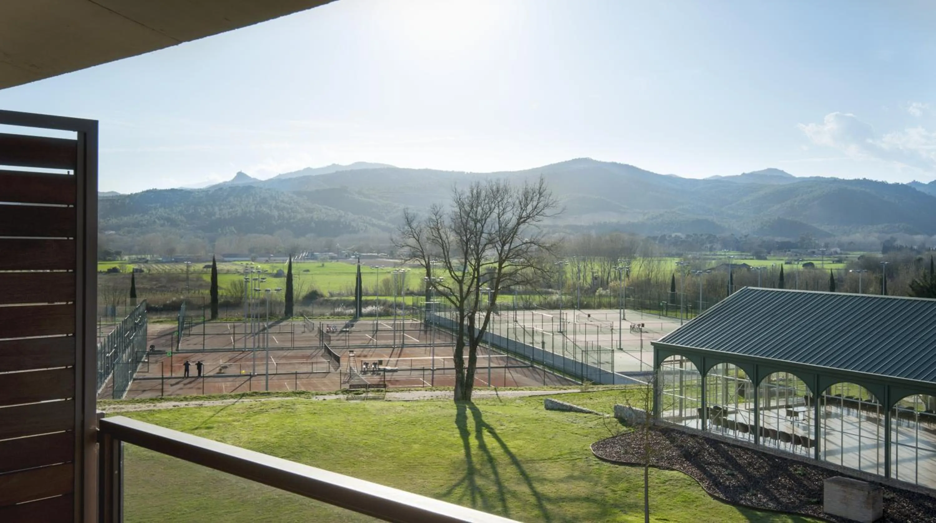 Tennis court in Hotel Mas Solà