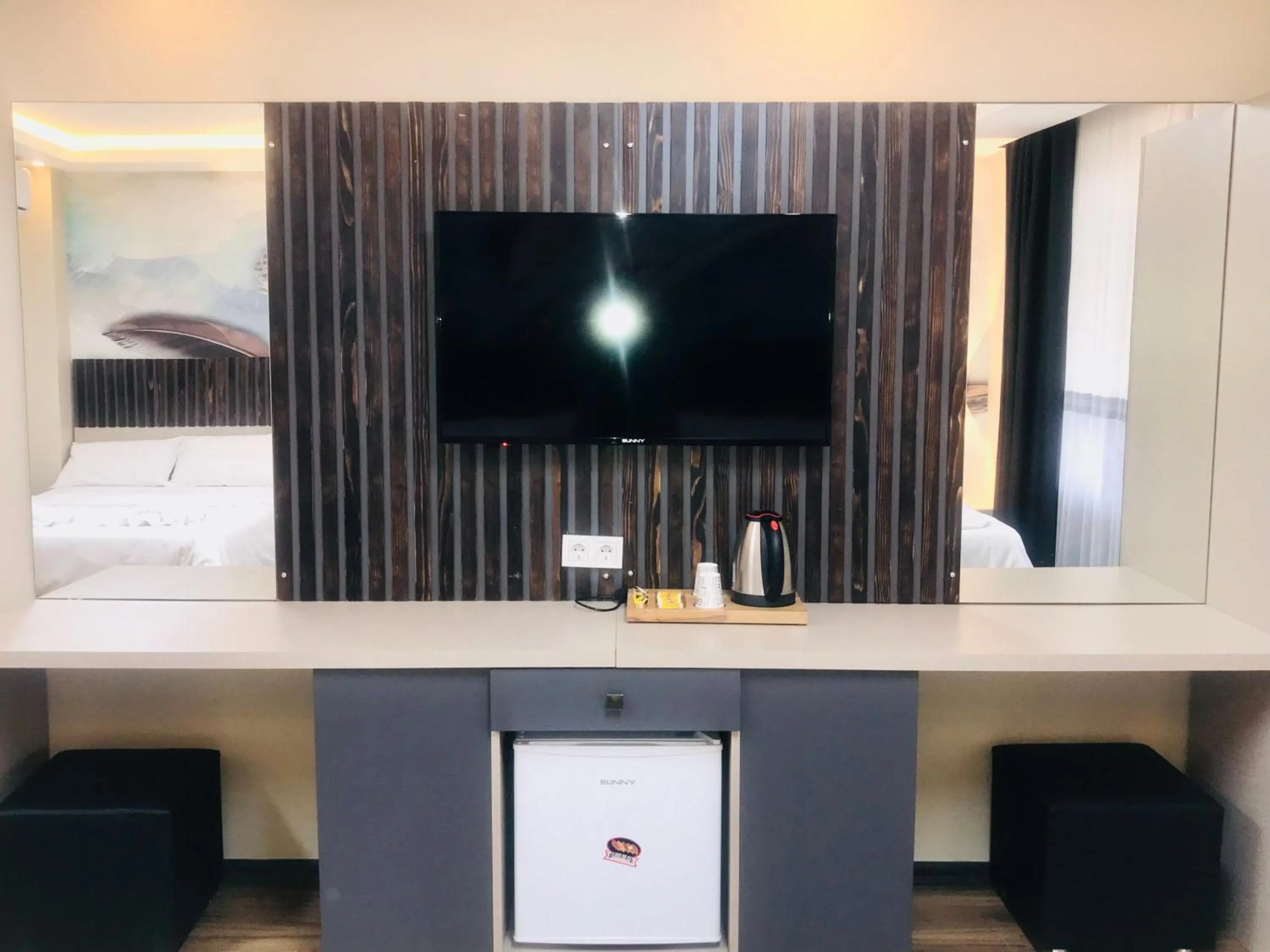 TV and multimedia in Bonita Hotel