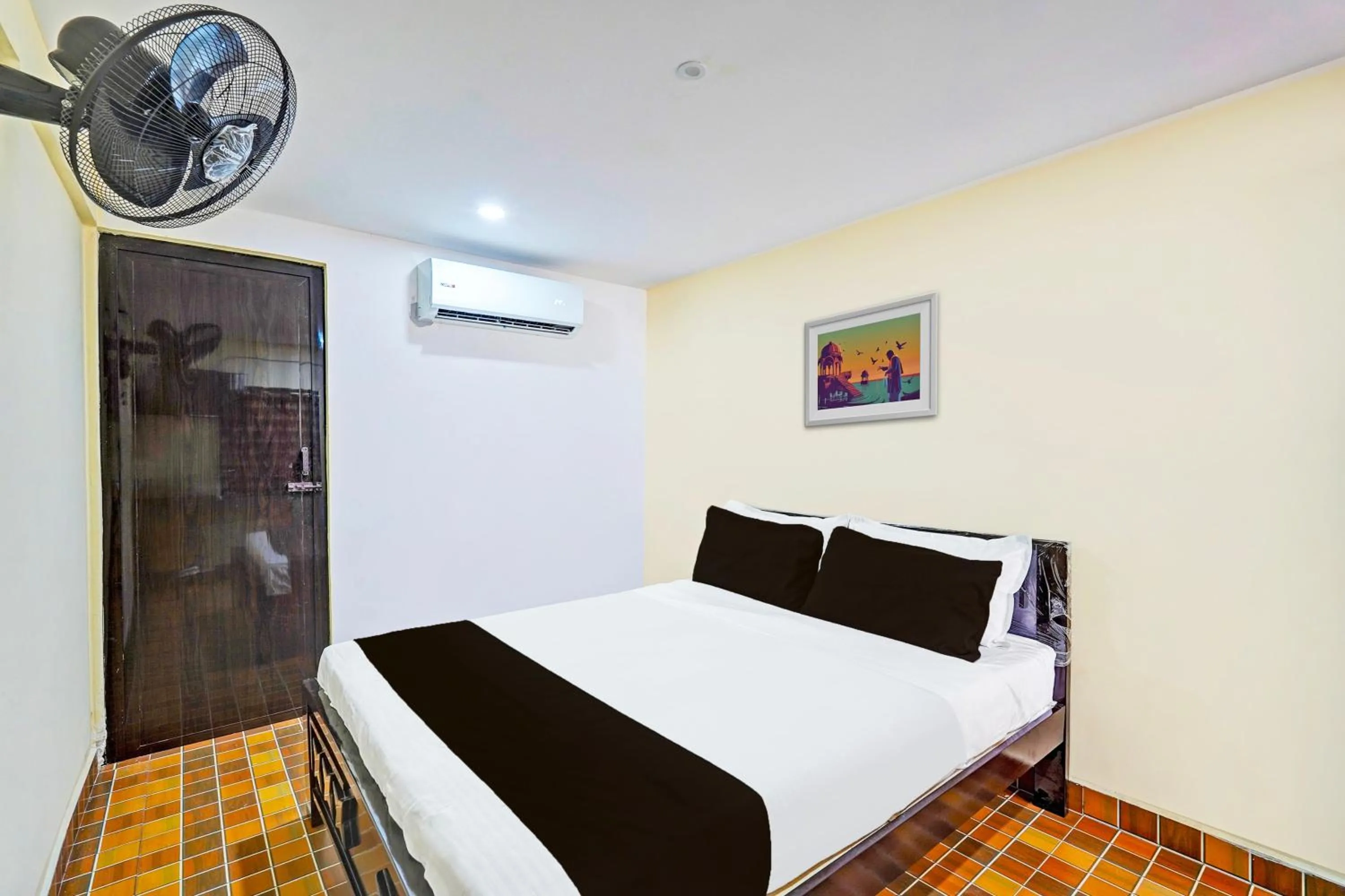 Bedroom, Bed in HOTEL O RR PALACE