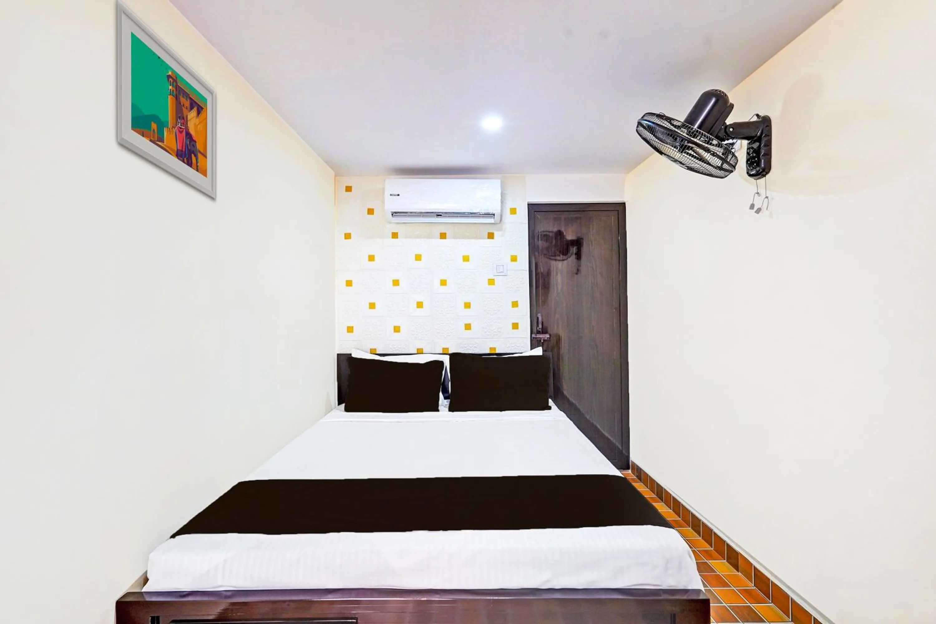 Bedroom, Bed in HOTEL O RR PALACE