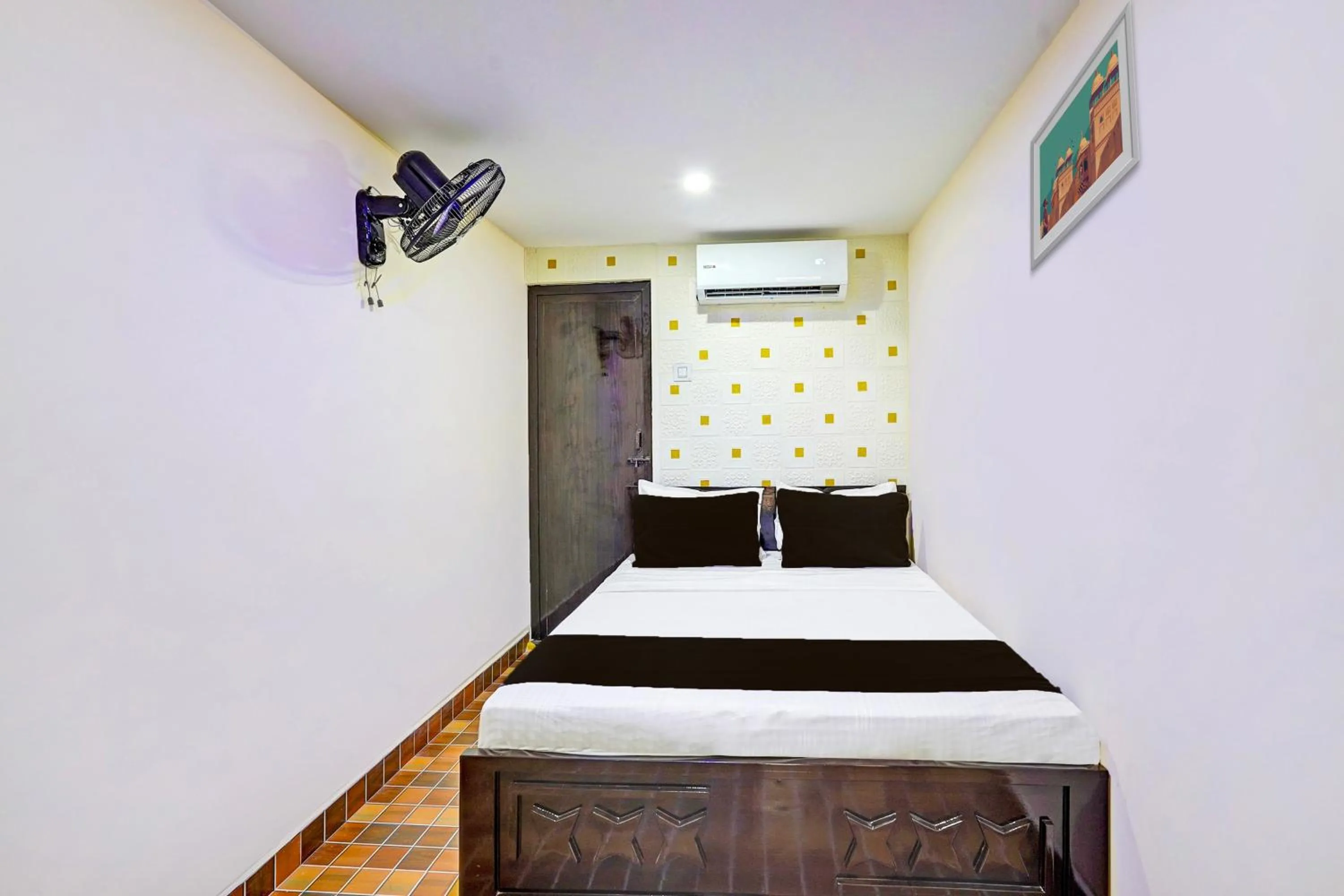 Bedroom, Bed in HOTEL O RR PALACE