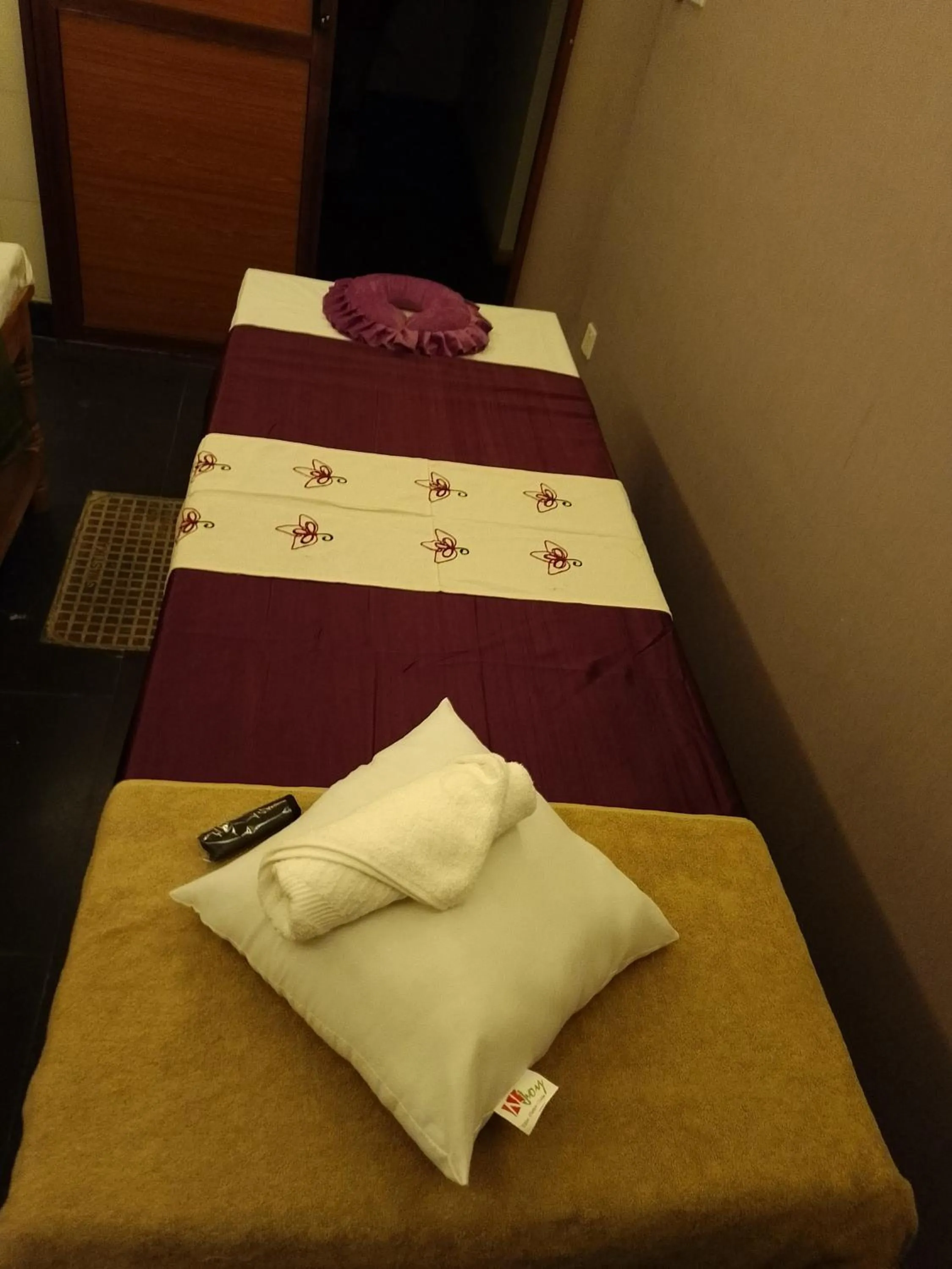 Massage, Bed in Hotel Northfield