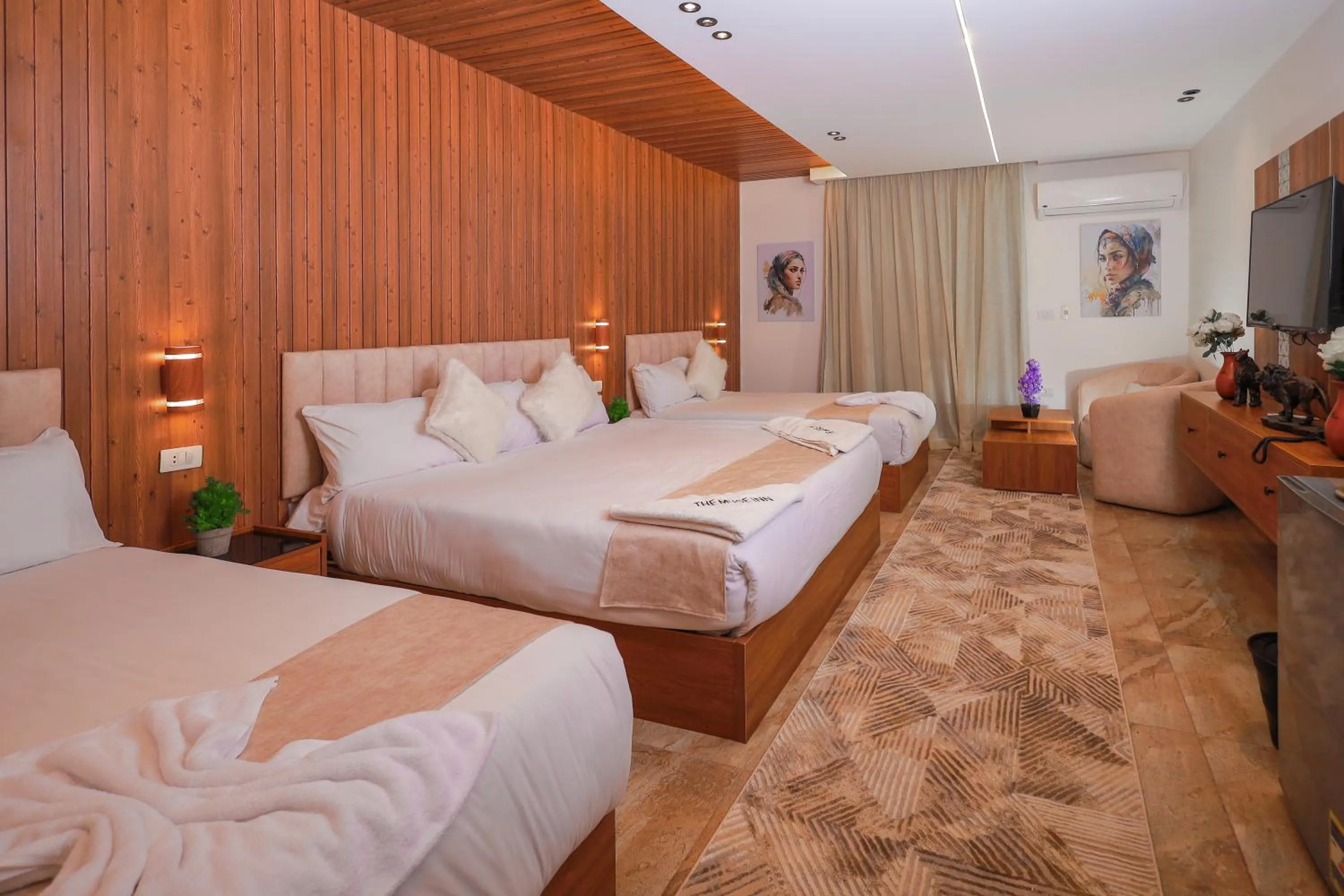 Photo of the whole room, Bed in The Muse Pyramids INN