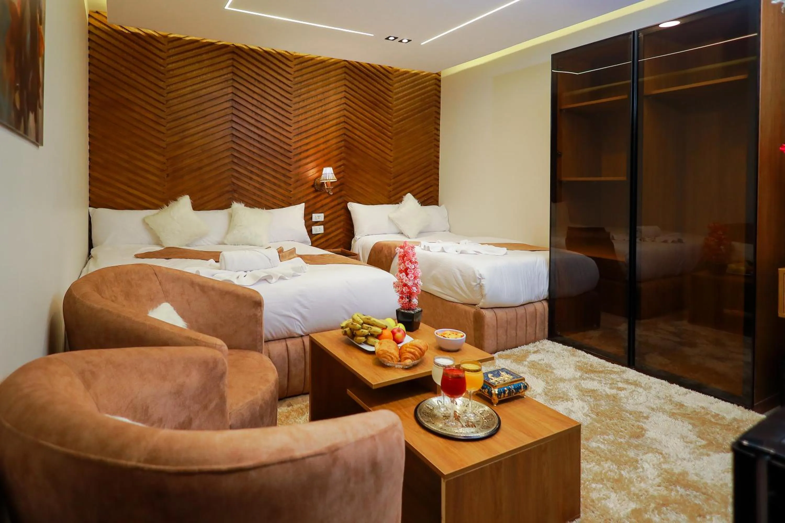 Photo of the whole room, Bed in The Muse Pyramids INN