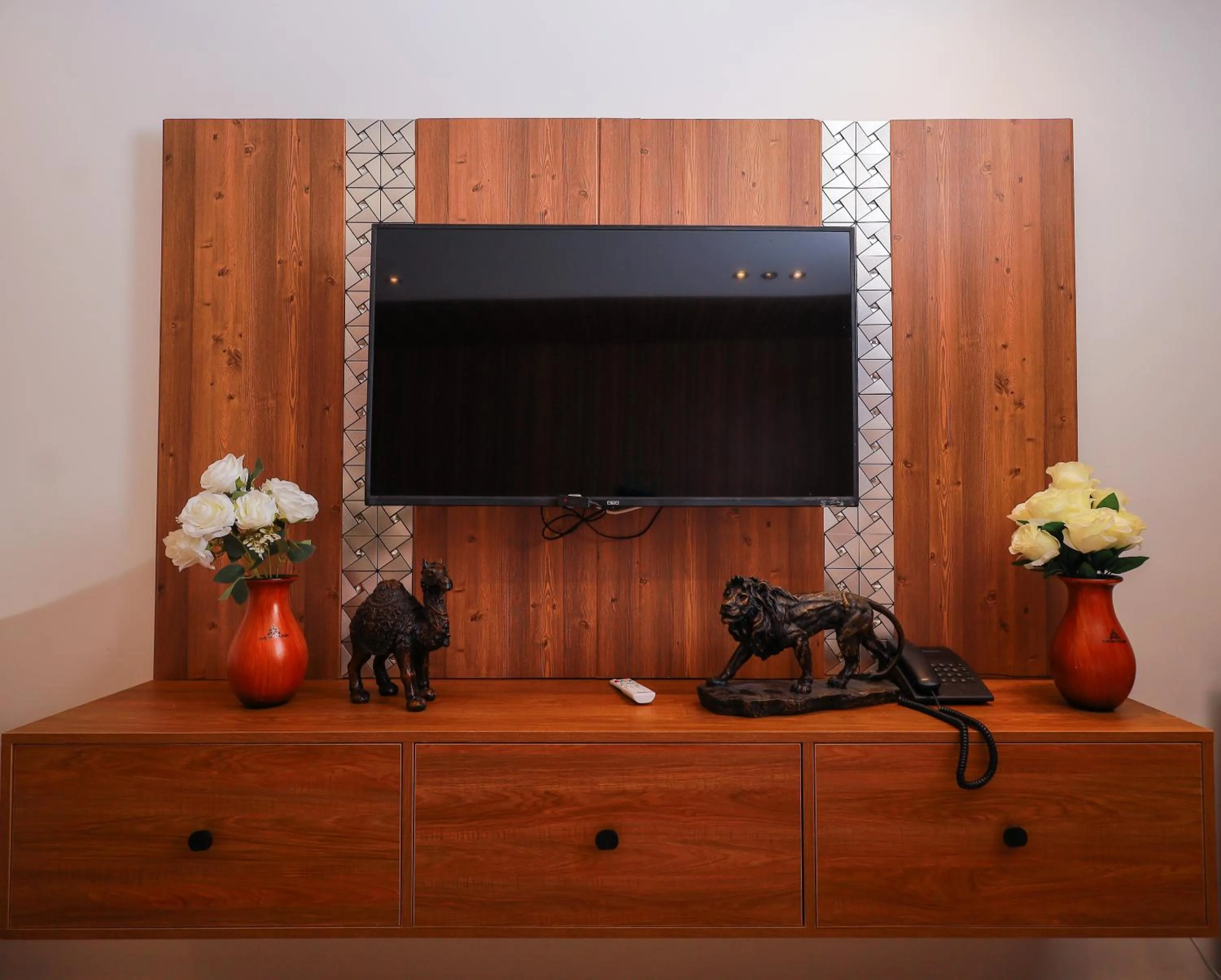 TV and multimedia in The Muse Pyramids INN