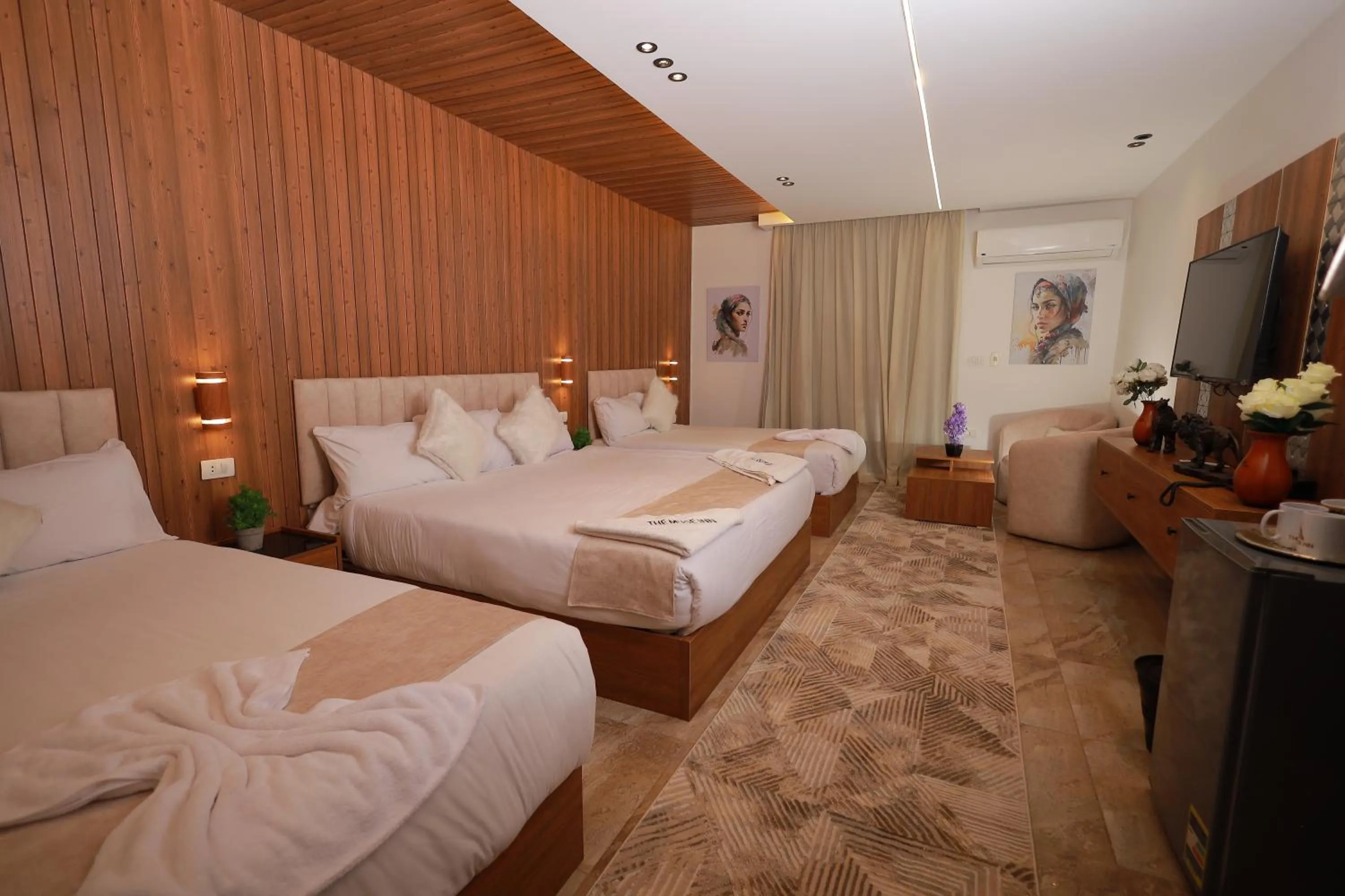 Photo of the whole room, Bed in The Muse Pyramids INN