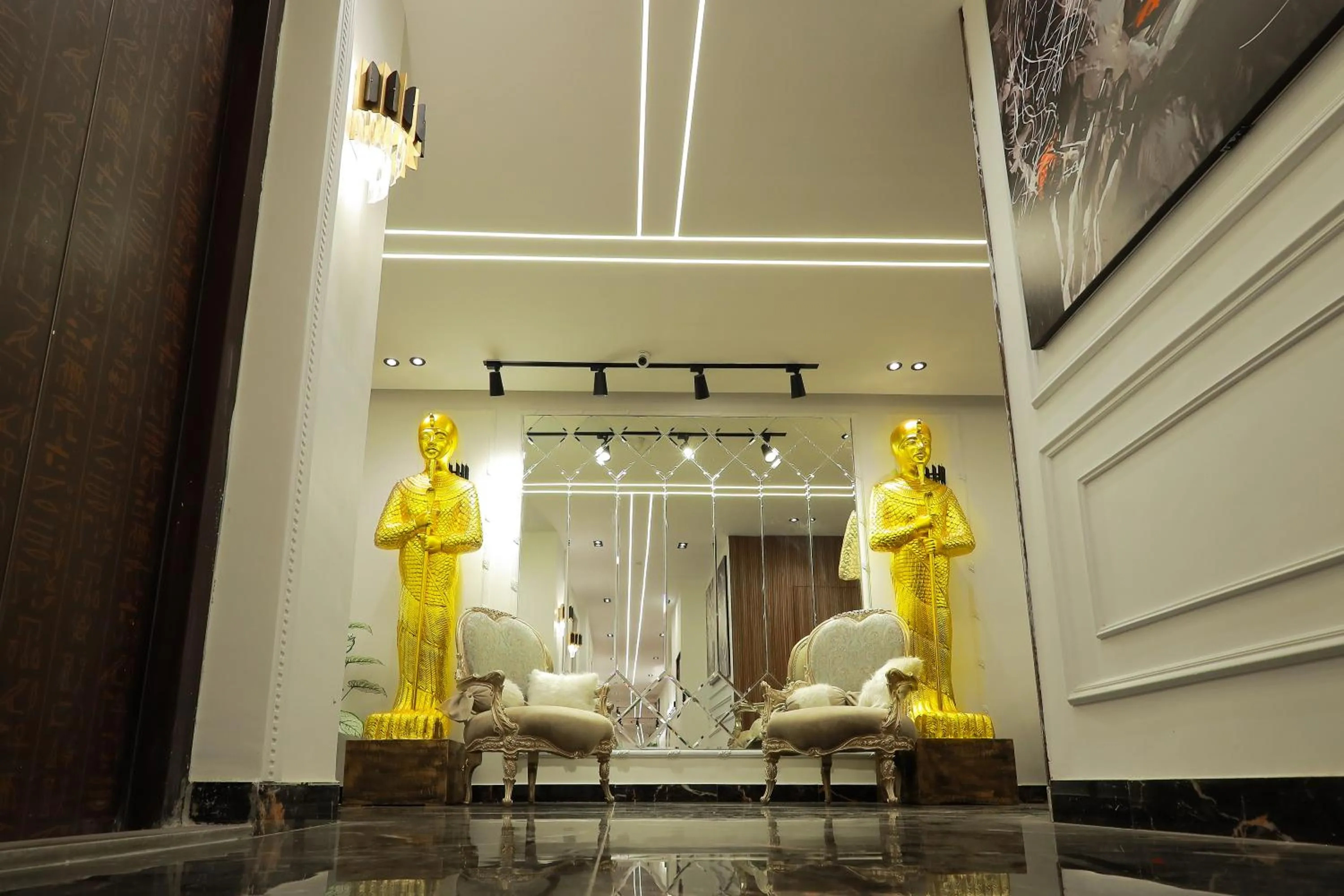 Facade/entrance in The Muse Pyramids INN