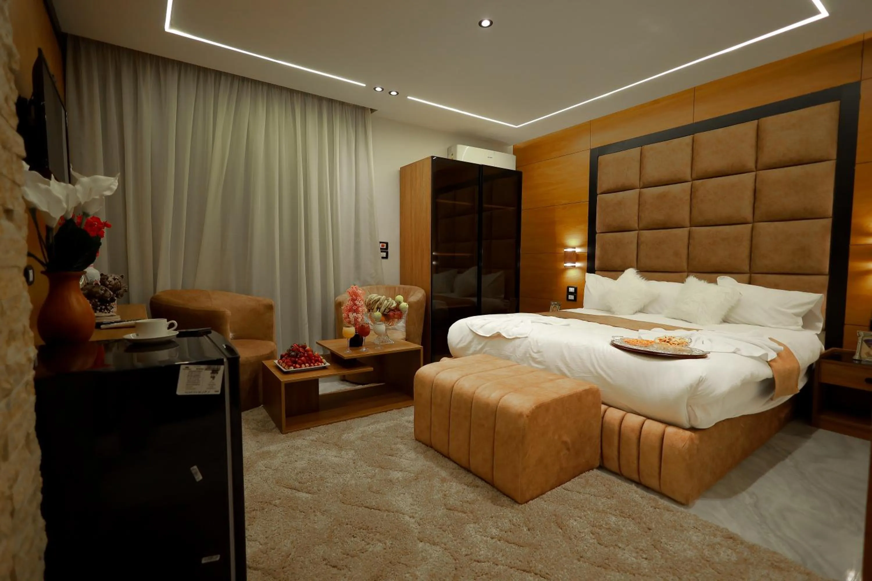 Photo of the whole room, Bed in The Muse Pyramids INN