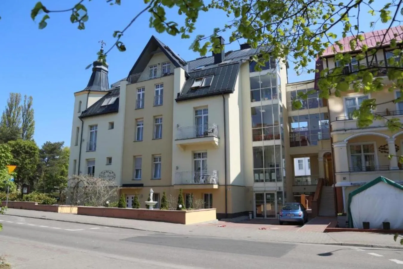 Property building in Villa Merry