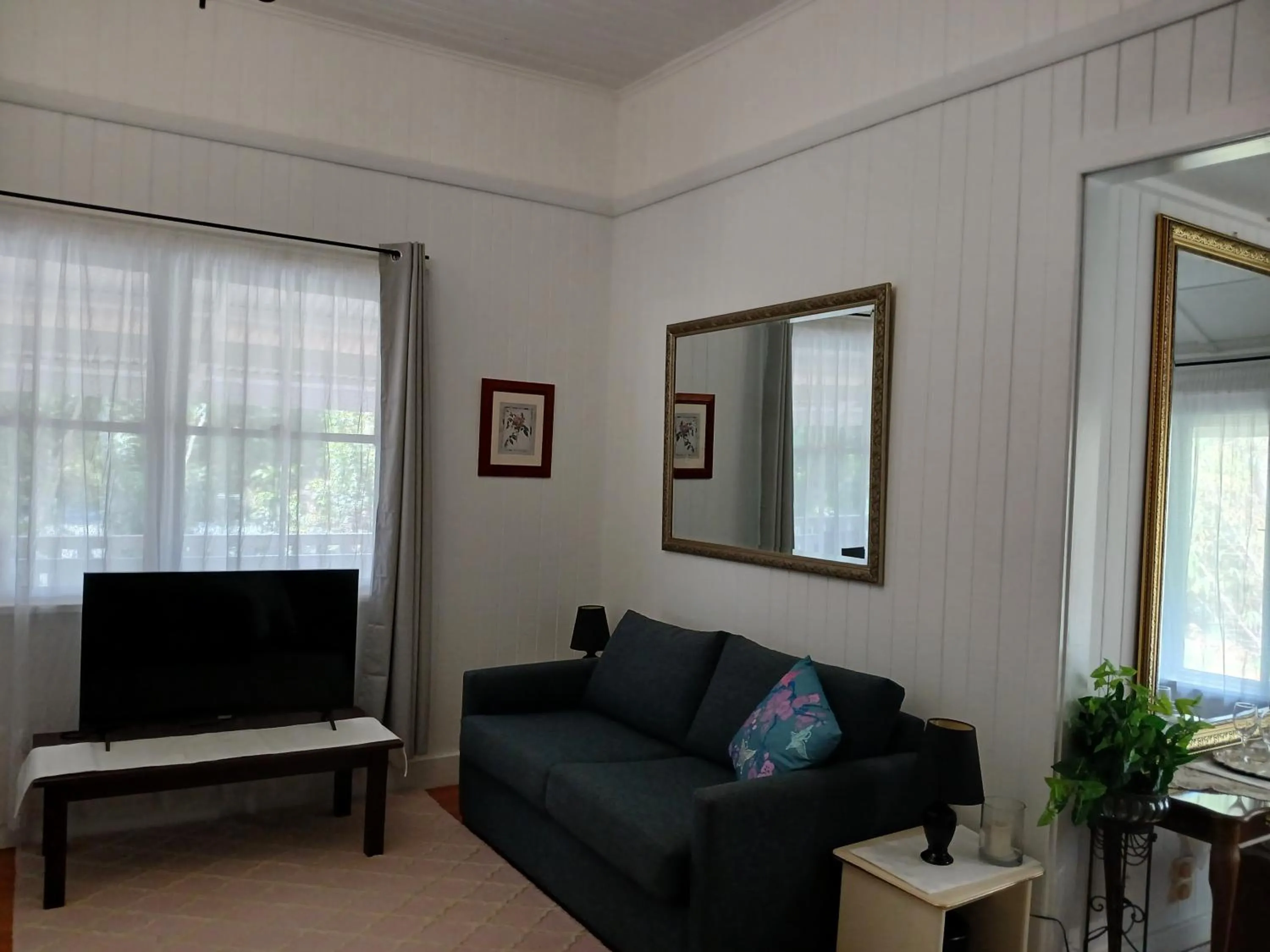 TV and multimedia in Memory Lane Accommodation
