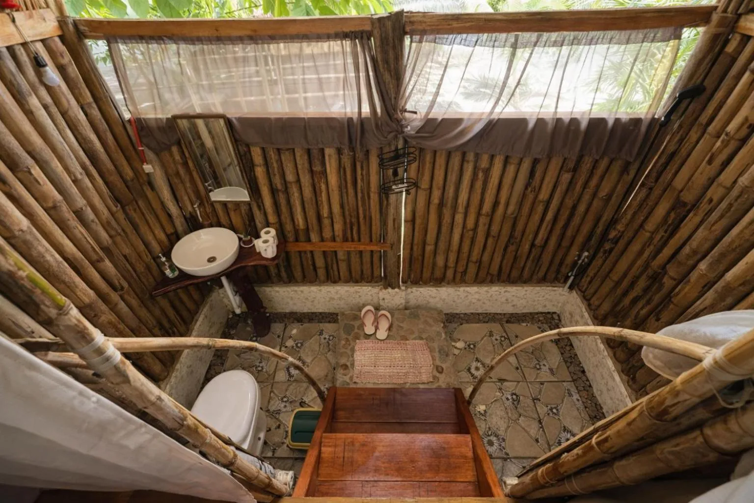 Shower in Dos Playa EcoCamp Daracoton Island