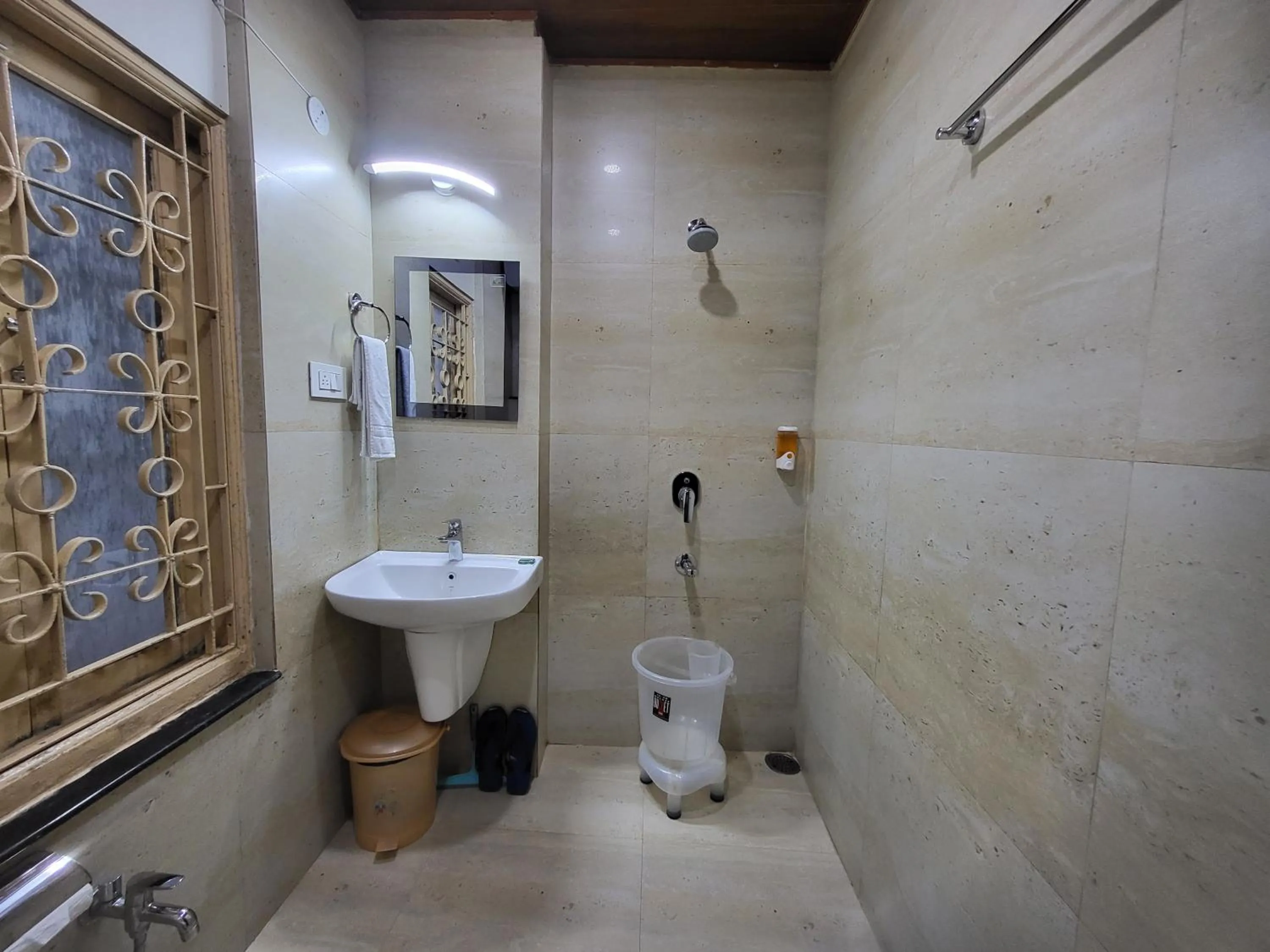 Shower in The Revett