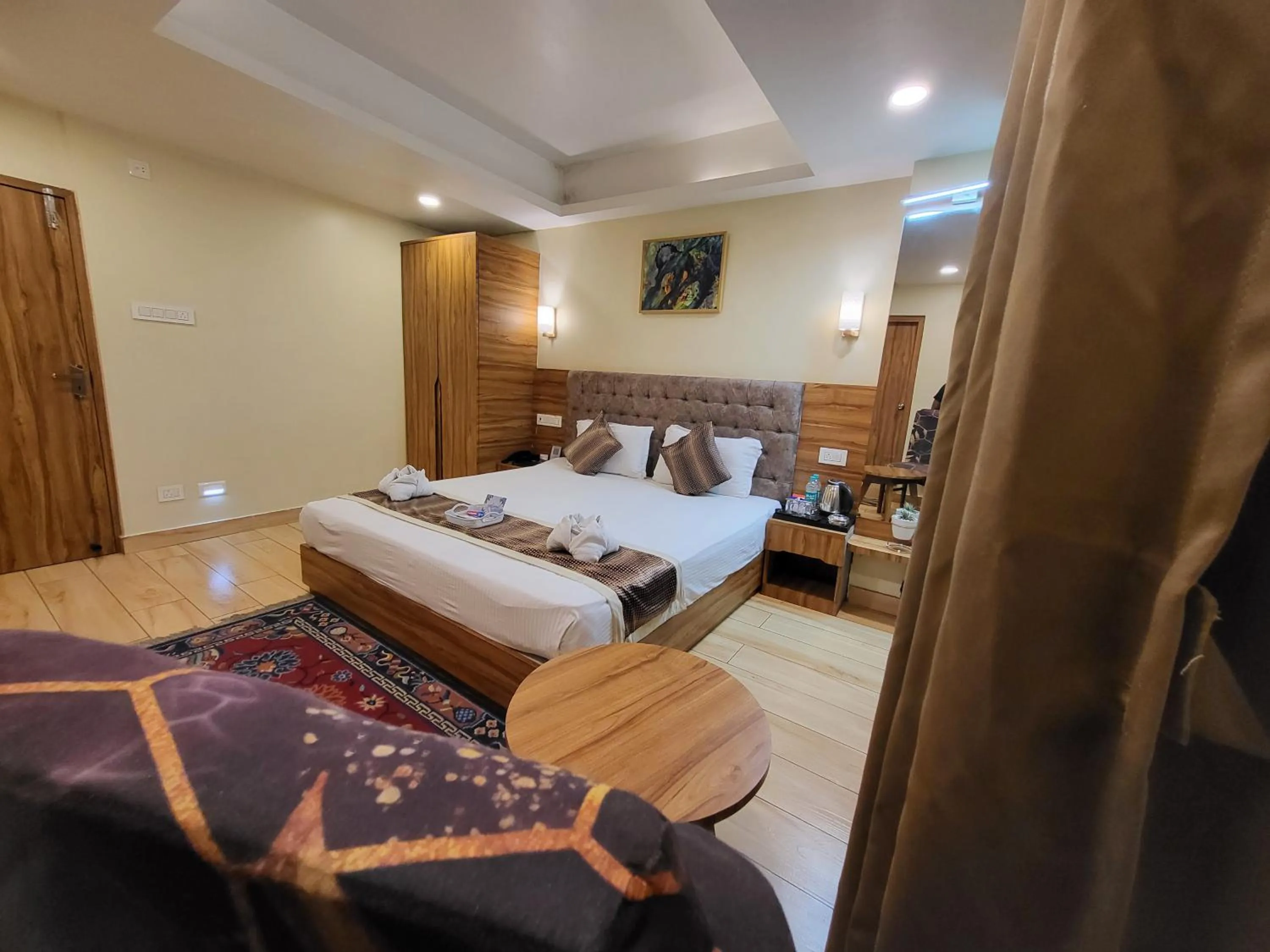 Photo of the whole room, Bed in The Revett