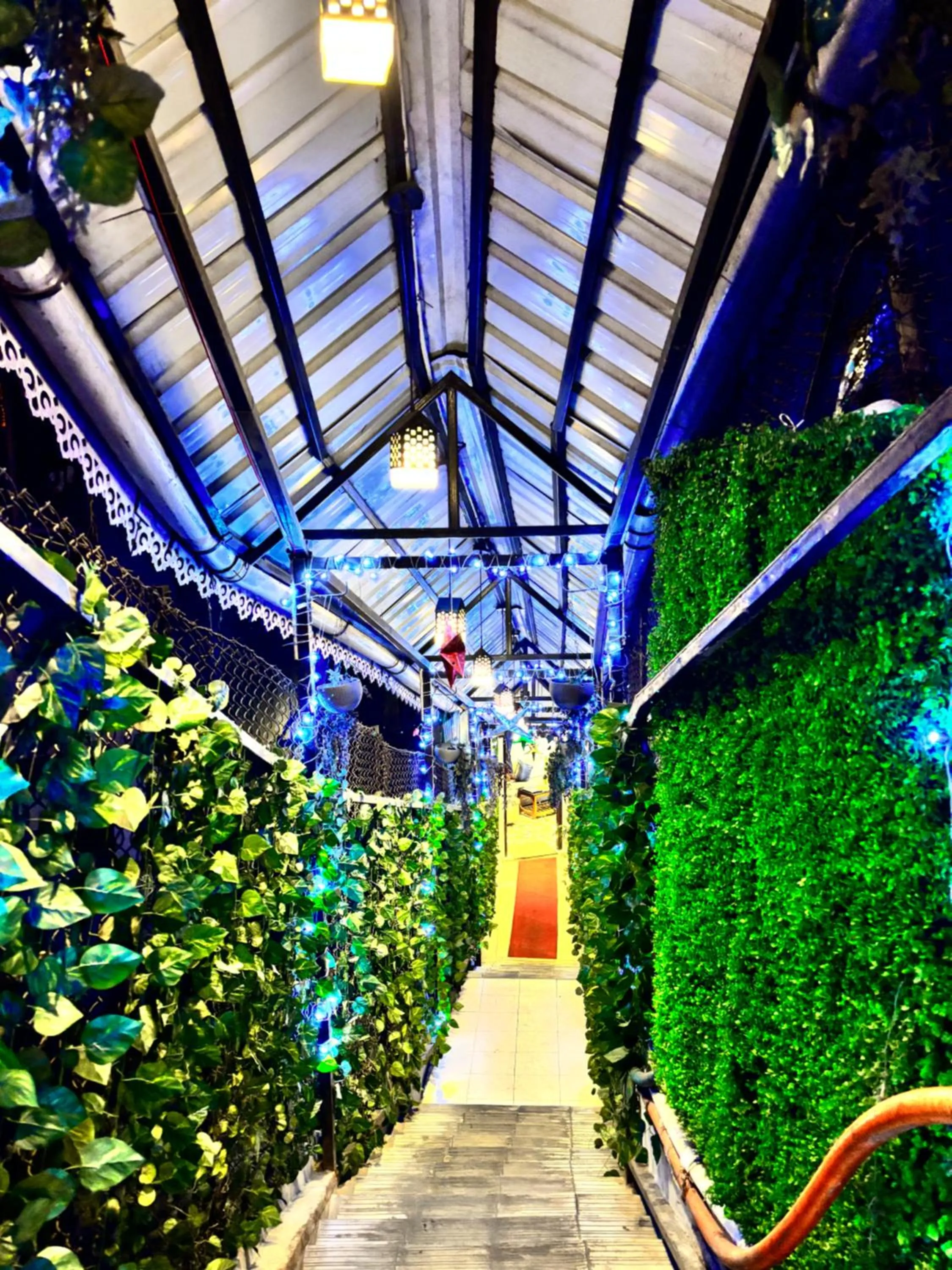 Facade/entrance in The Revett