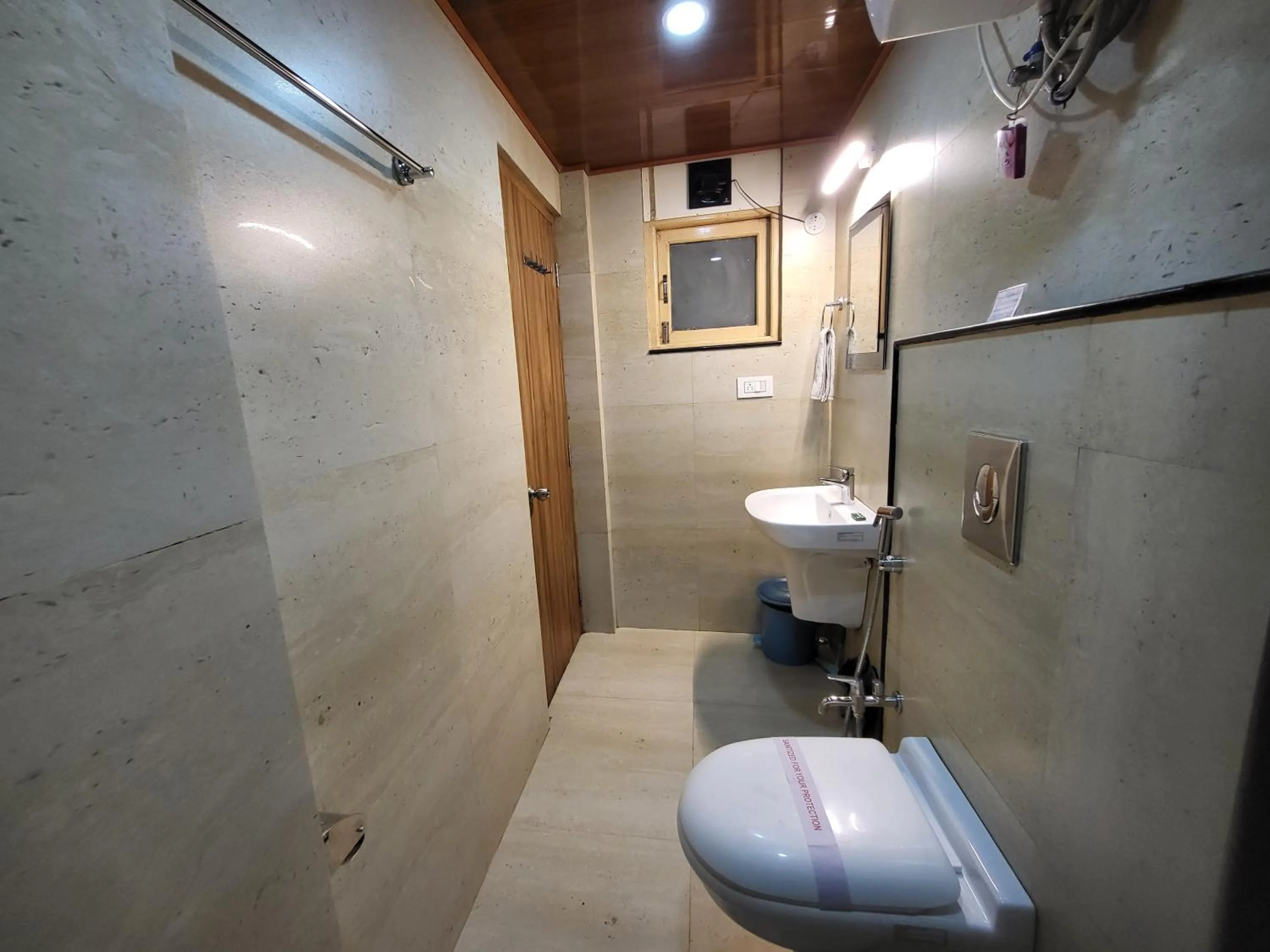 Toilet in The Revett