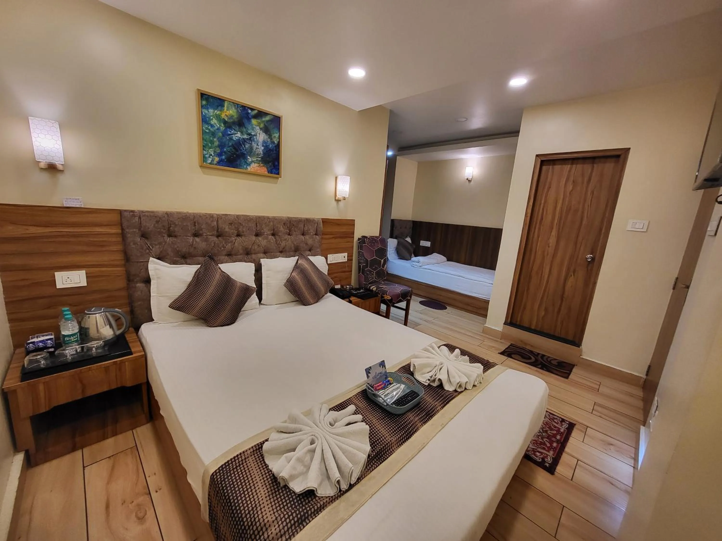 Photo of the whole room, Bed in The Revett