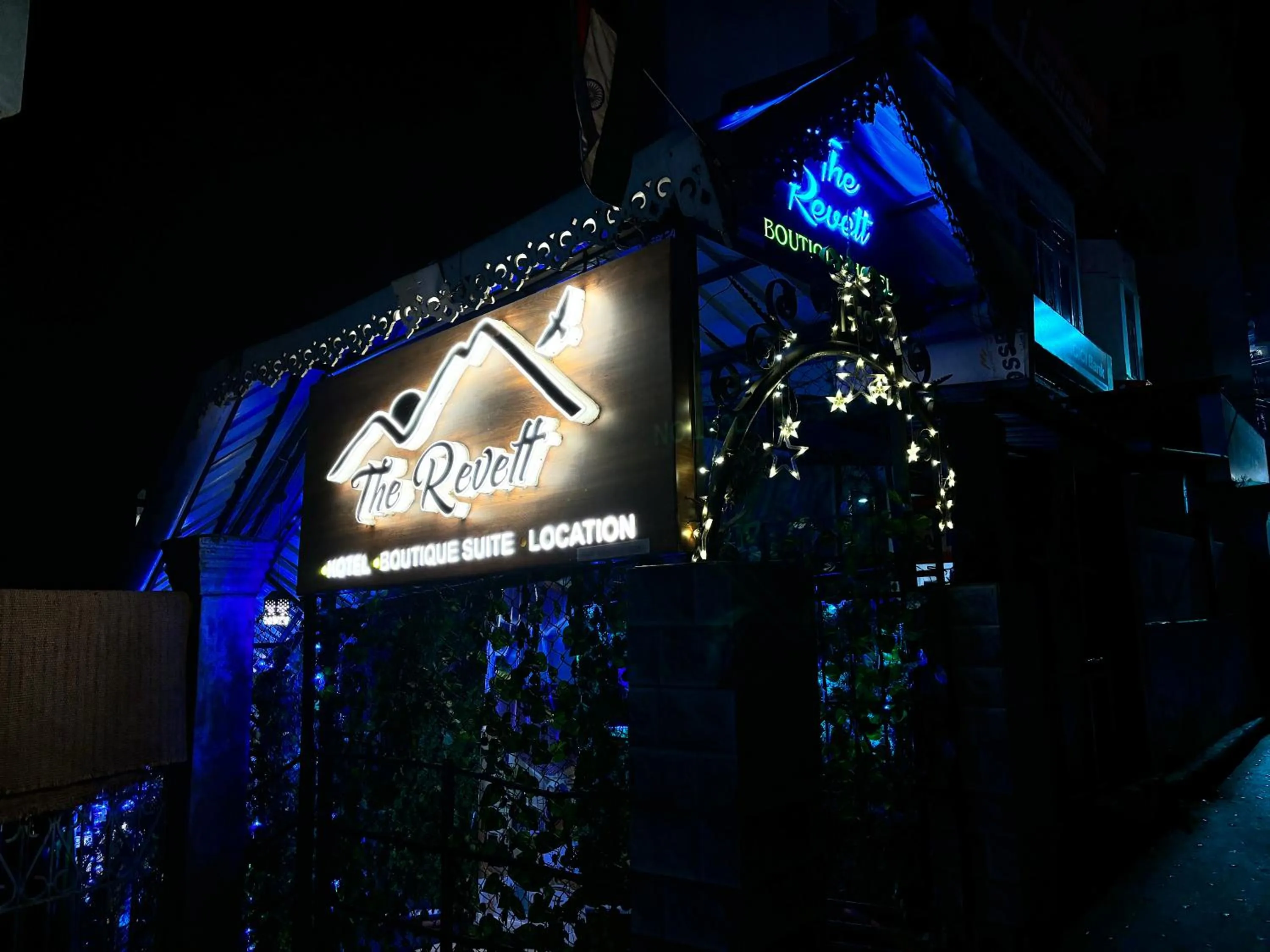 Facade/entrance in The Revett