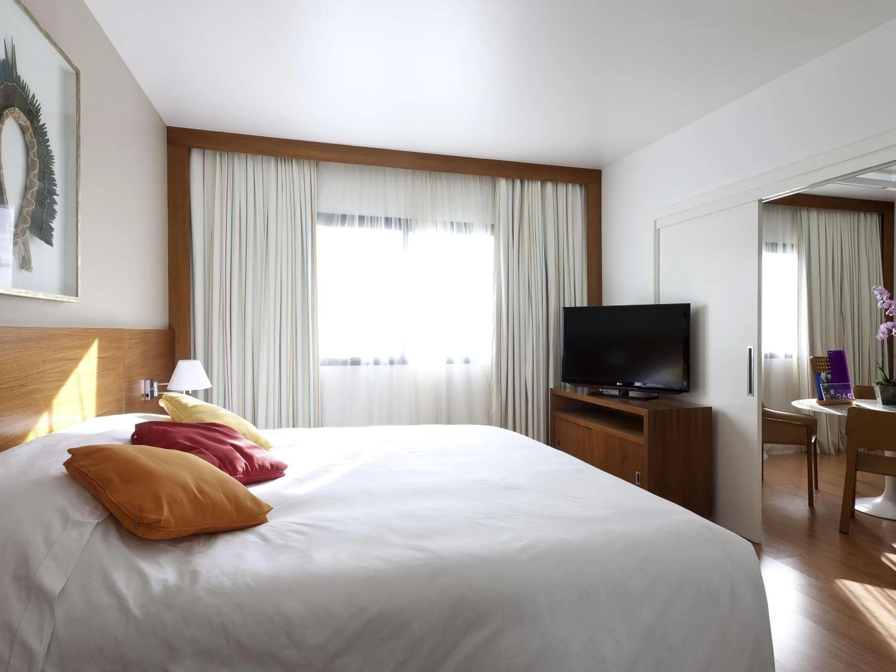 Superior Suite with One King Bed  in Novotel Campo Grande
