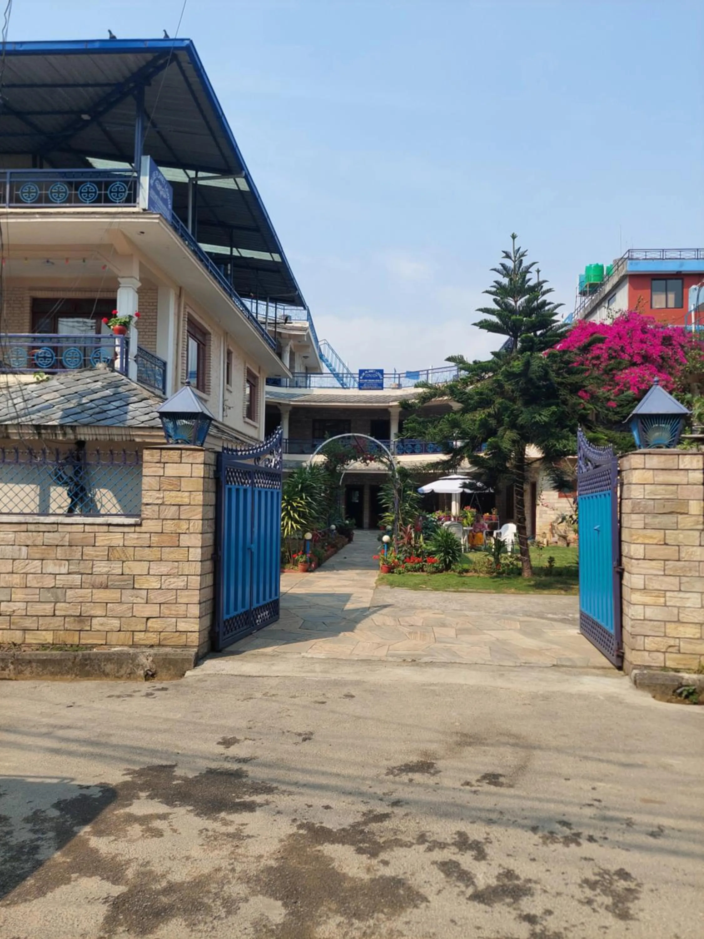 Blue Planet Lodge & Restaurant