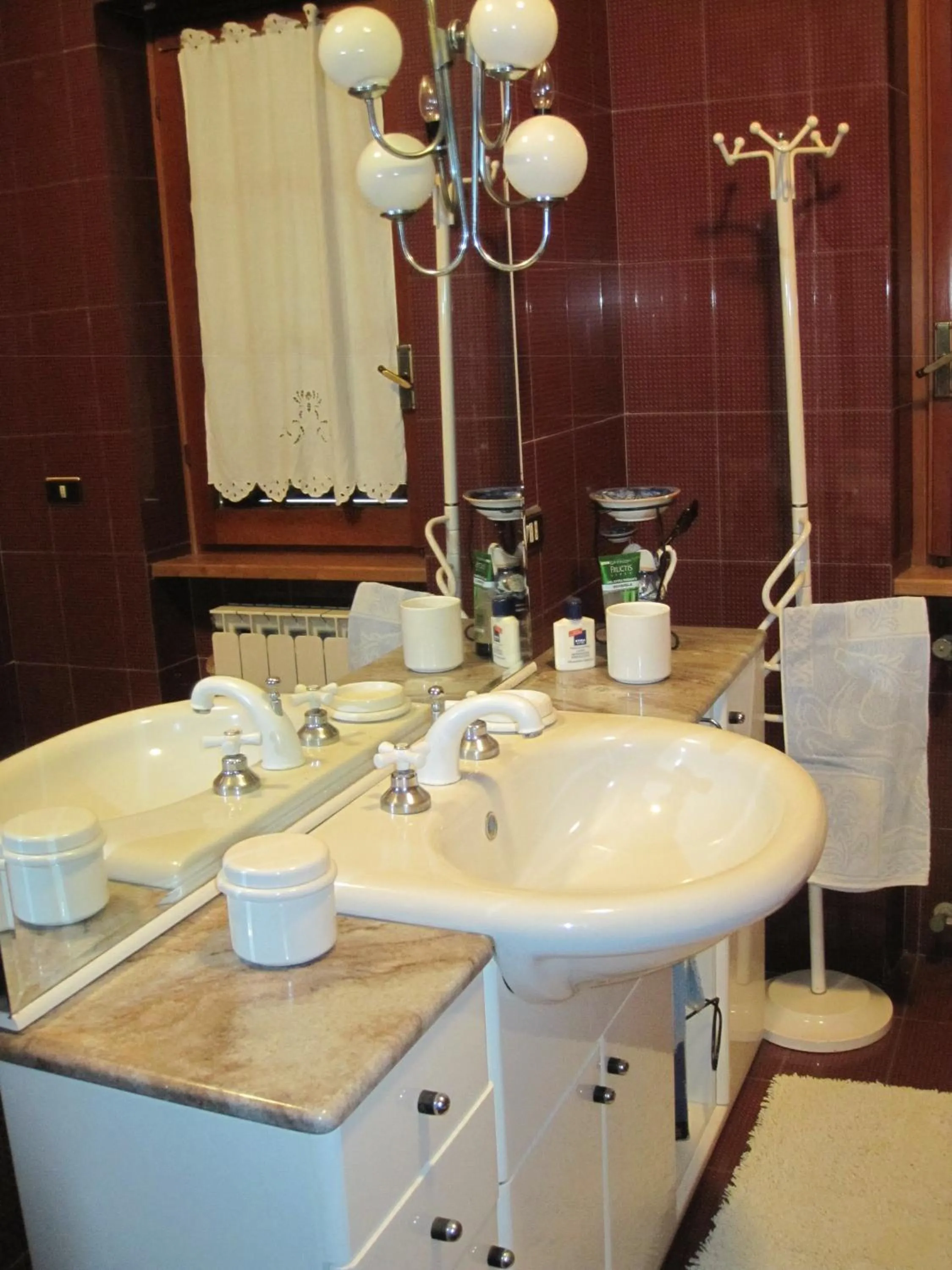 Three-Bedroom House in Valle degli Ulivi appartamento