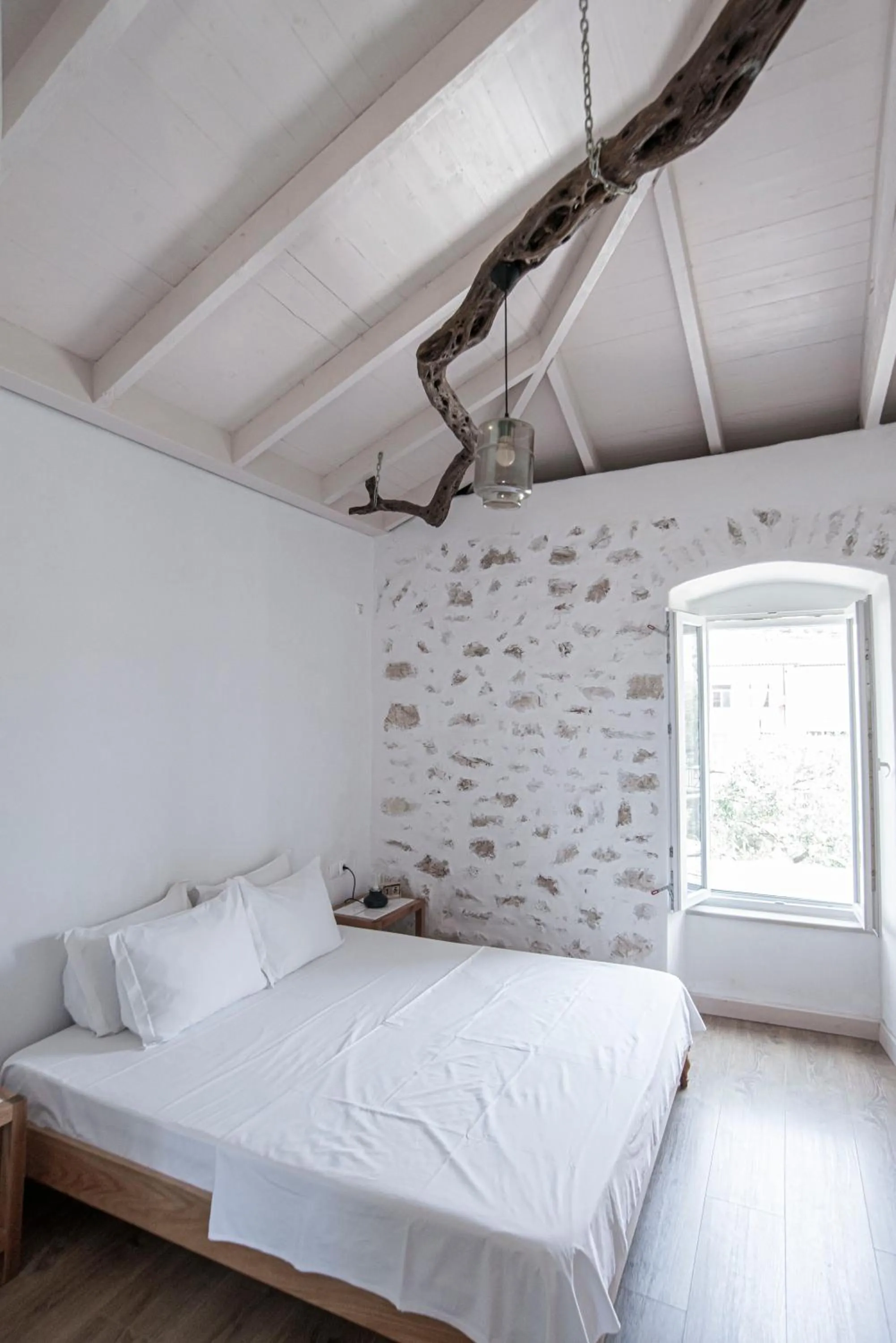 Bed in Militiko