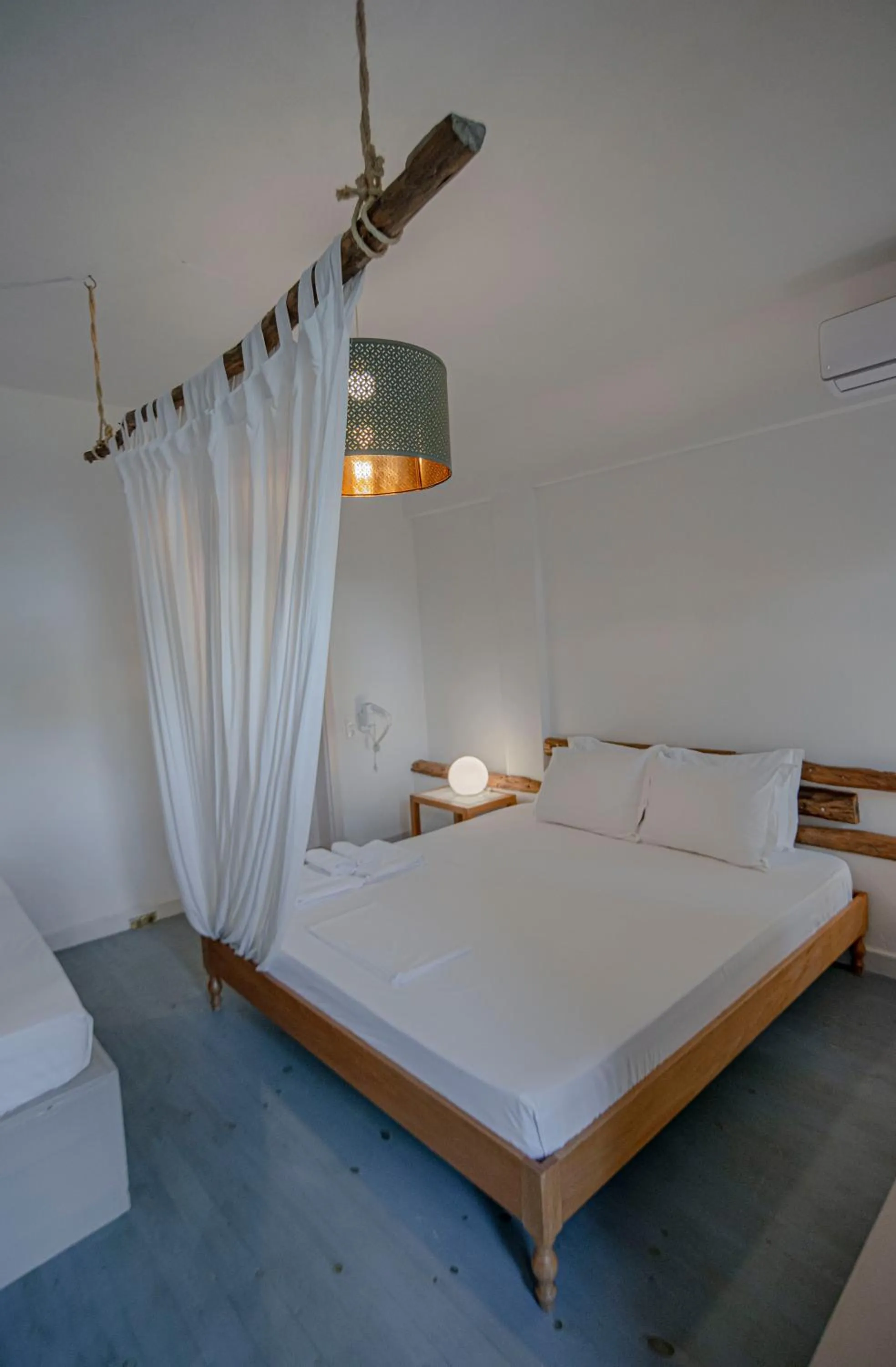Bed in Militiko