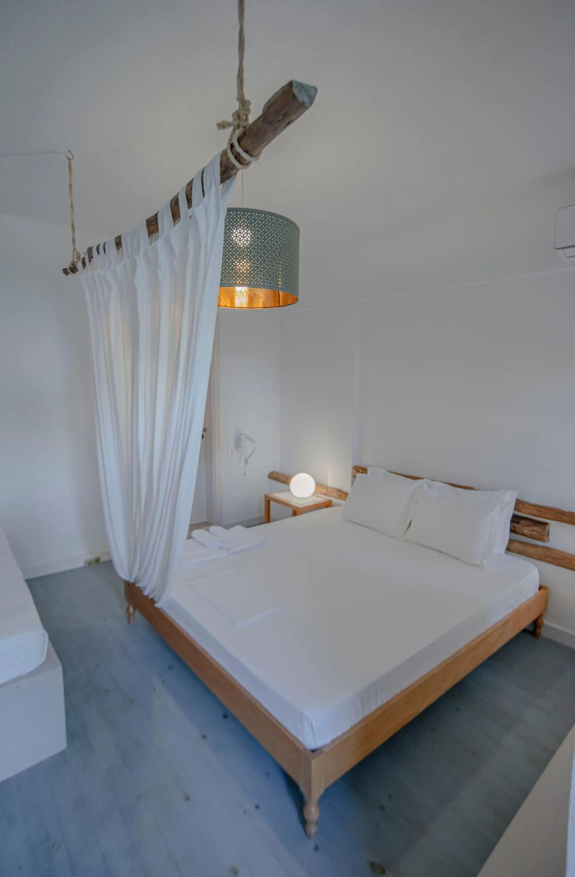 Bed in Militiko
