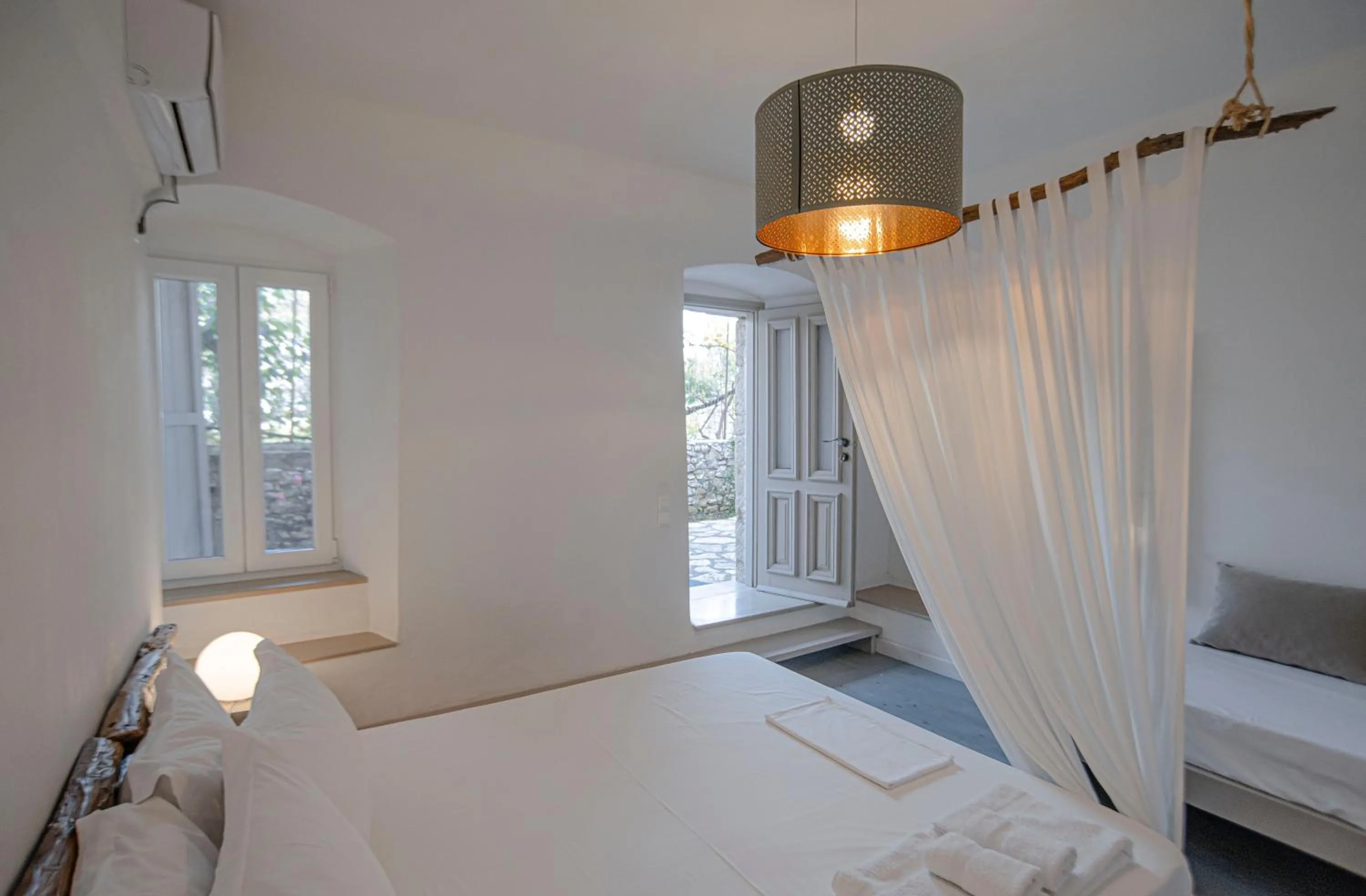 Bed in Militiko