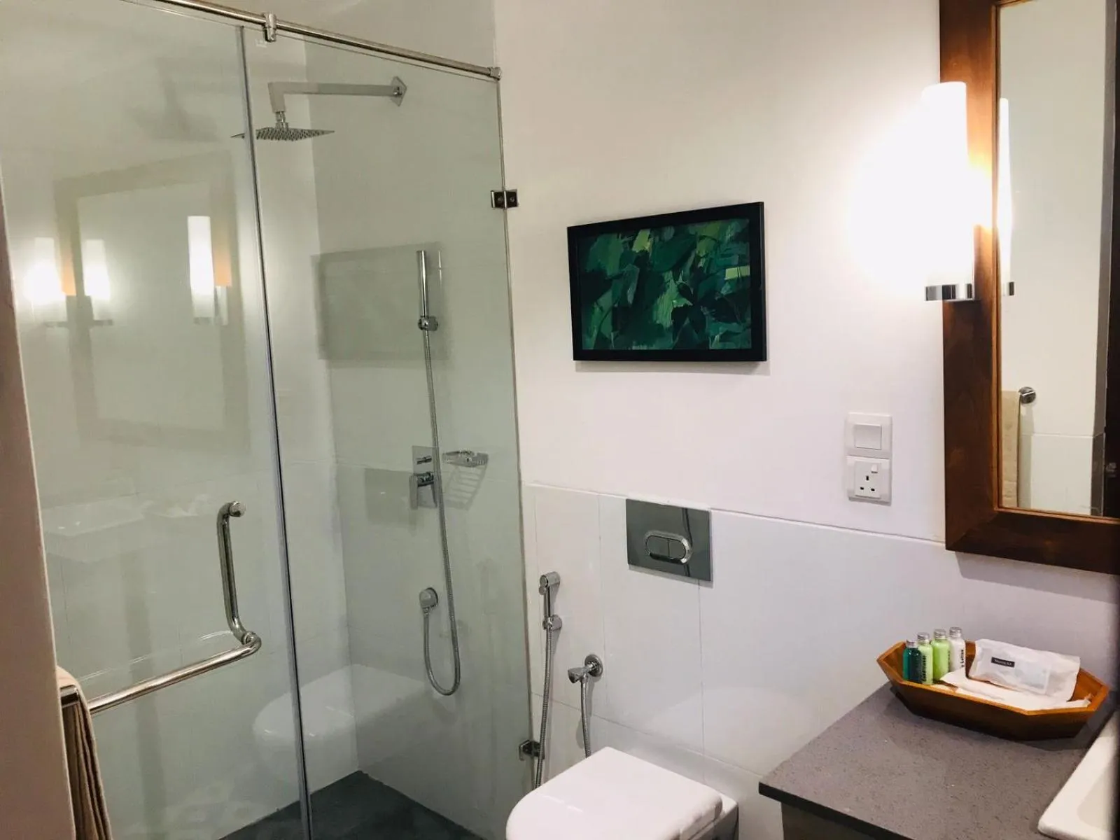 Shower in The Tea Library Hikkaduwa