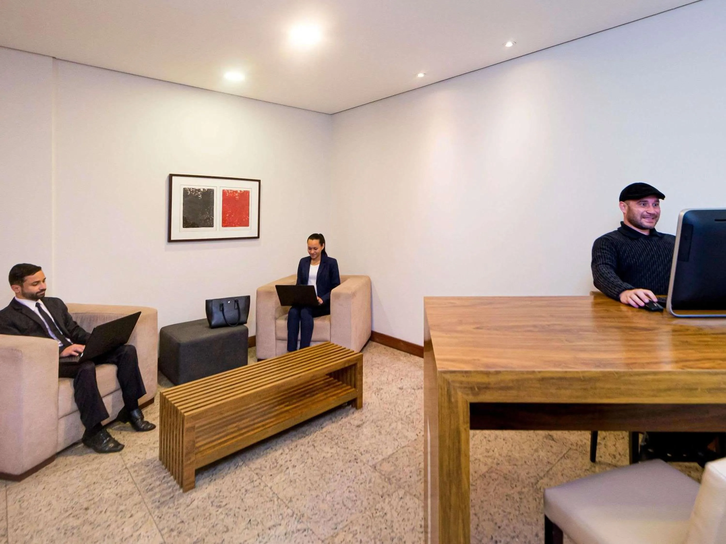 Business facilities in Mercure Curitiba Golden