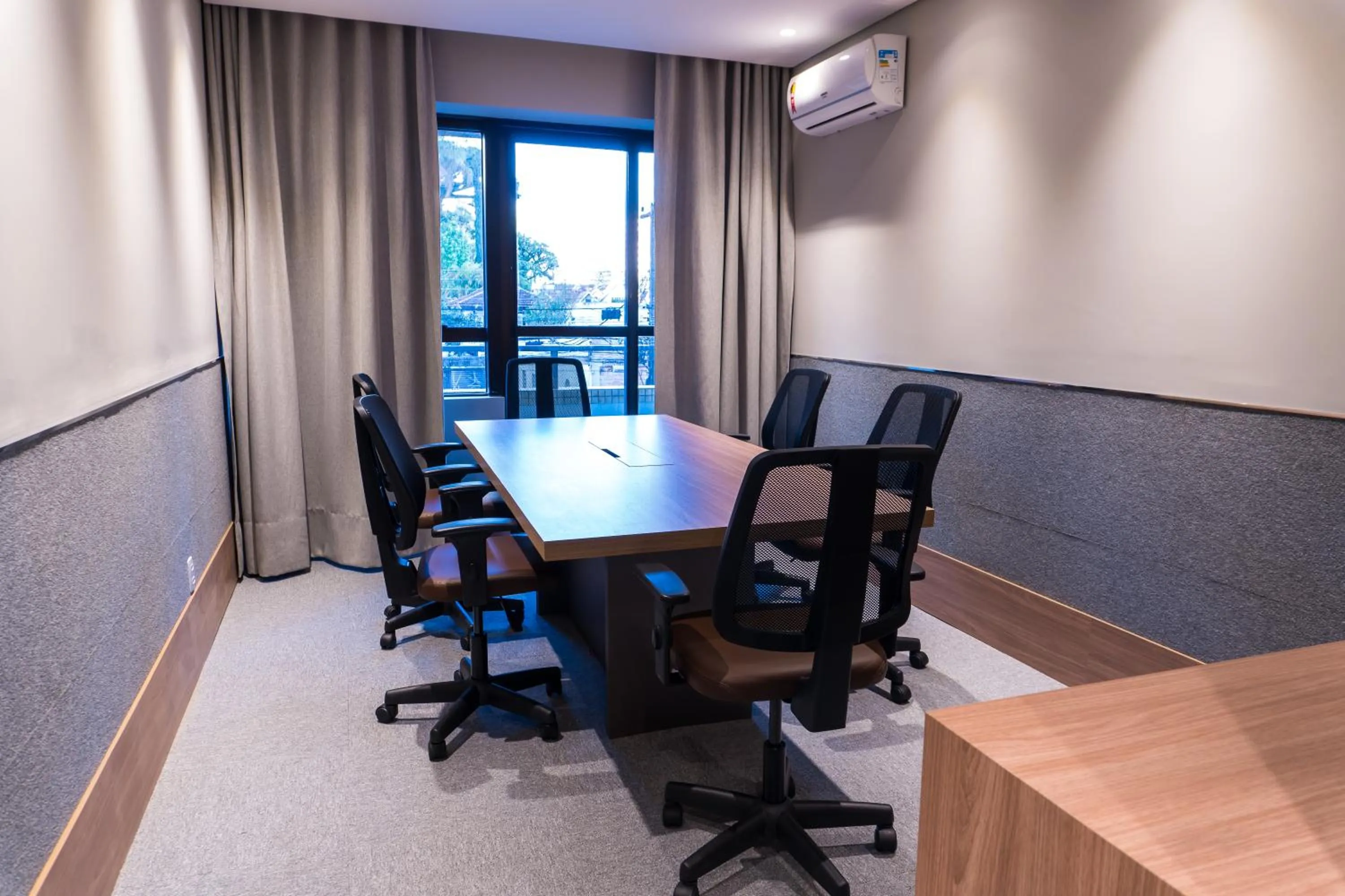 Meeting/conference room in Mercure Curitiba Golden