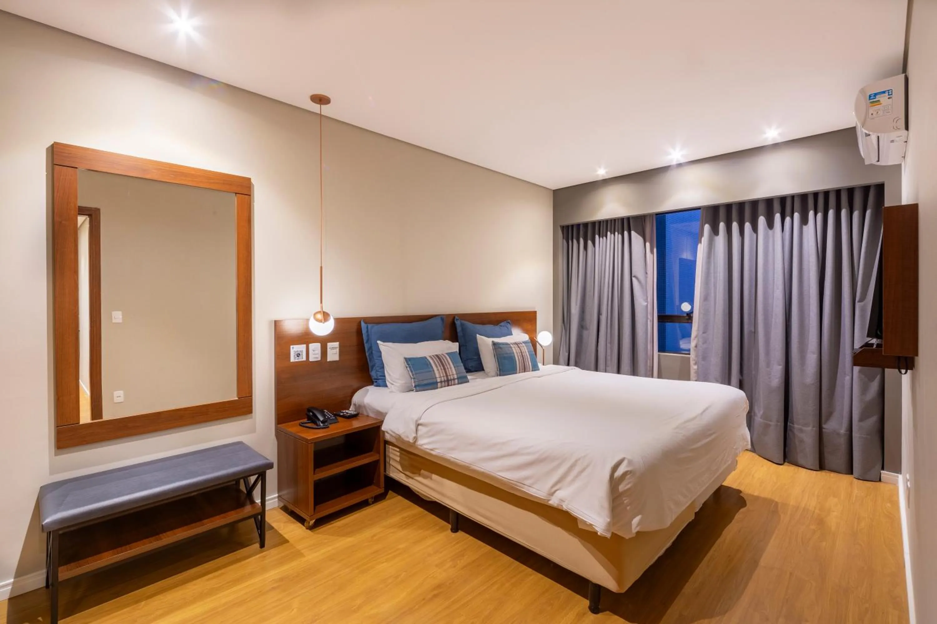 Bedroom, Bed in Mercure Curitiba Golden