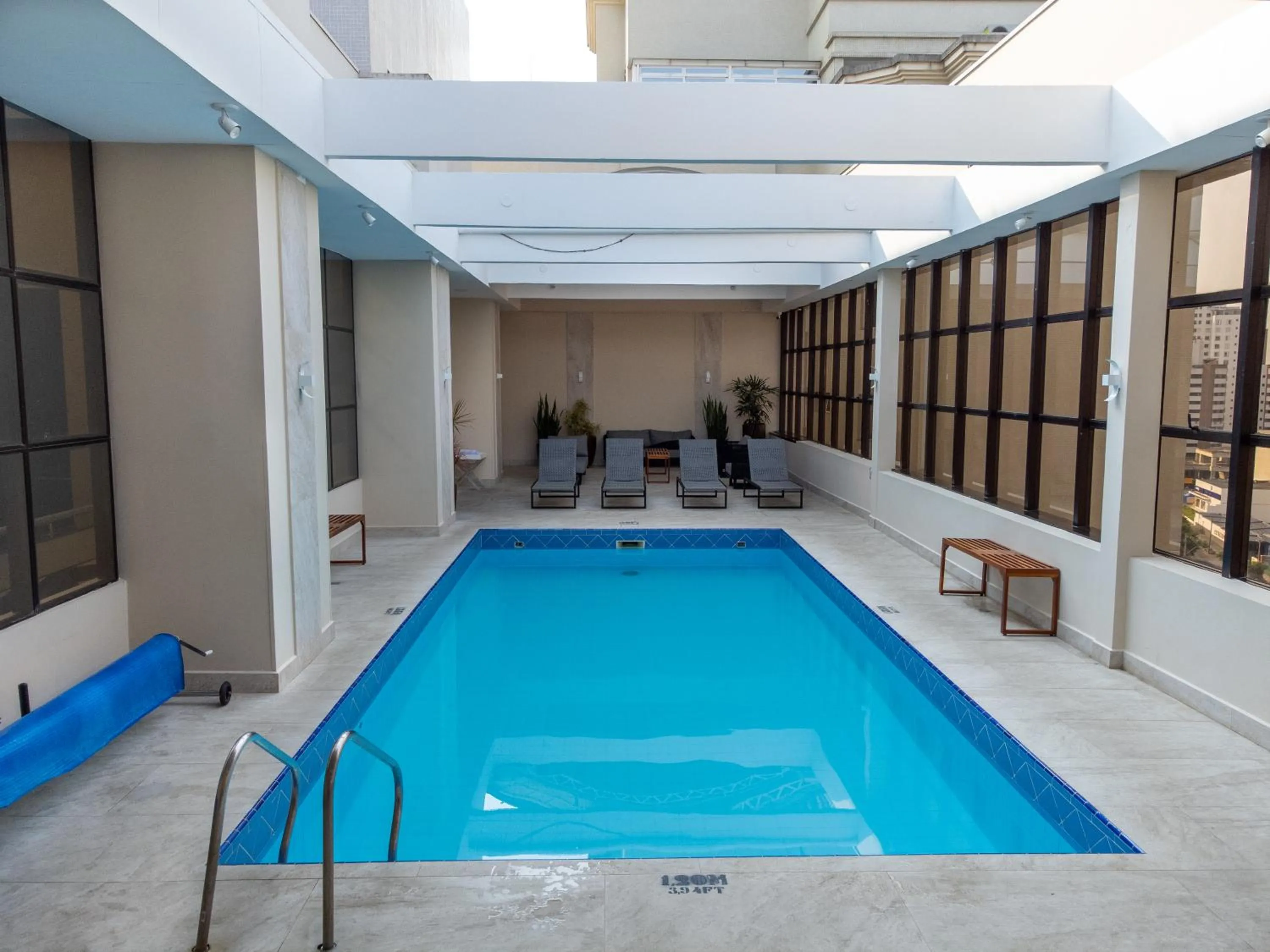 Swimming pool in Mercure Curitiba Golden