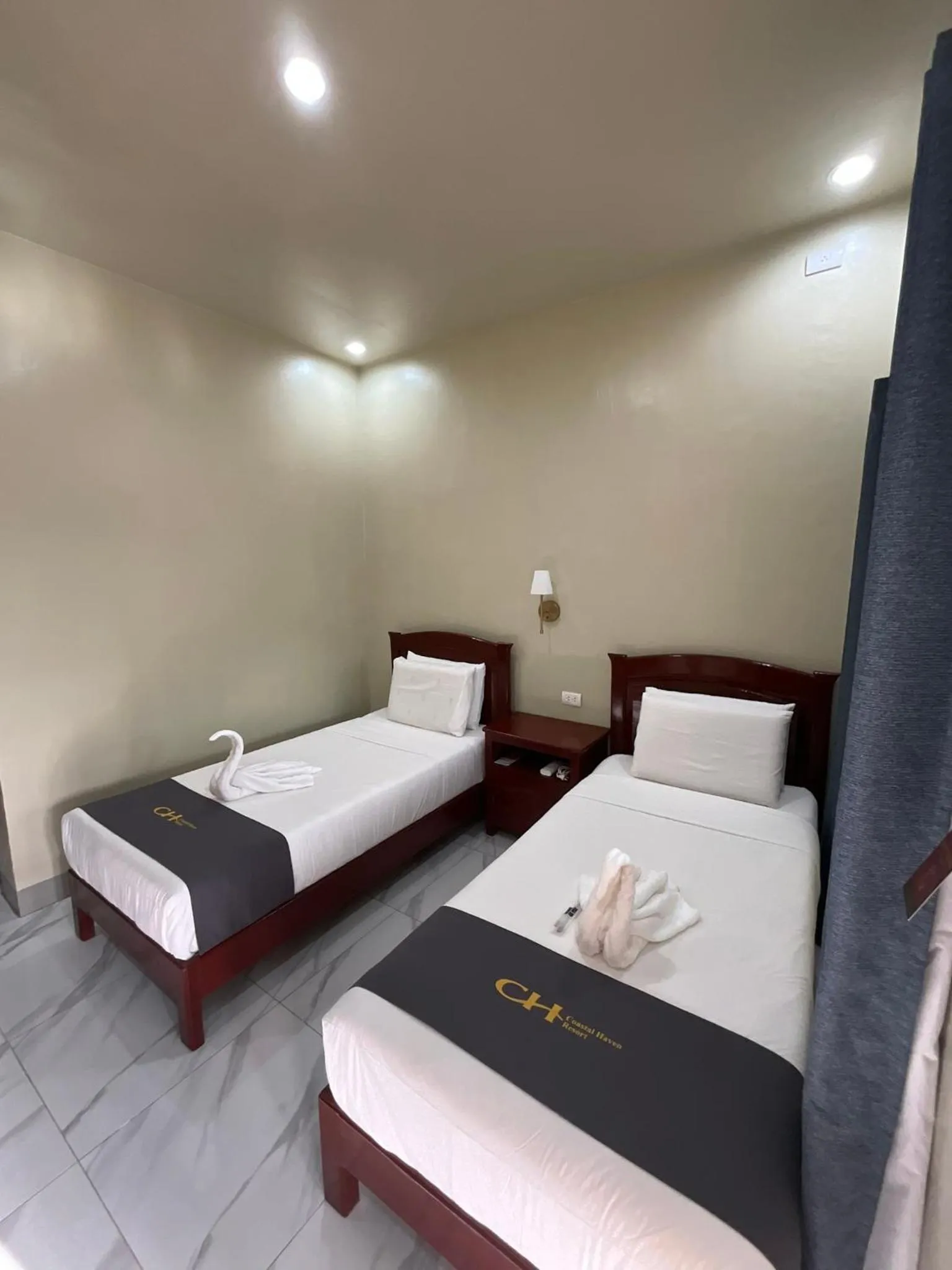 Bedroom, Bed in Coastal Haven Resort