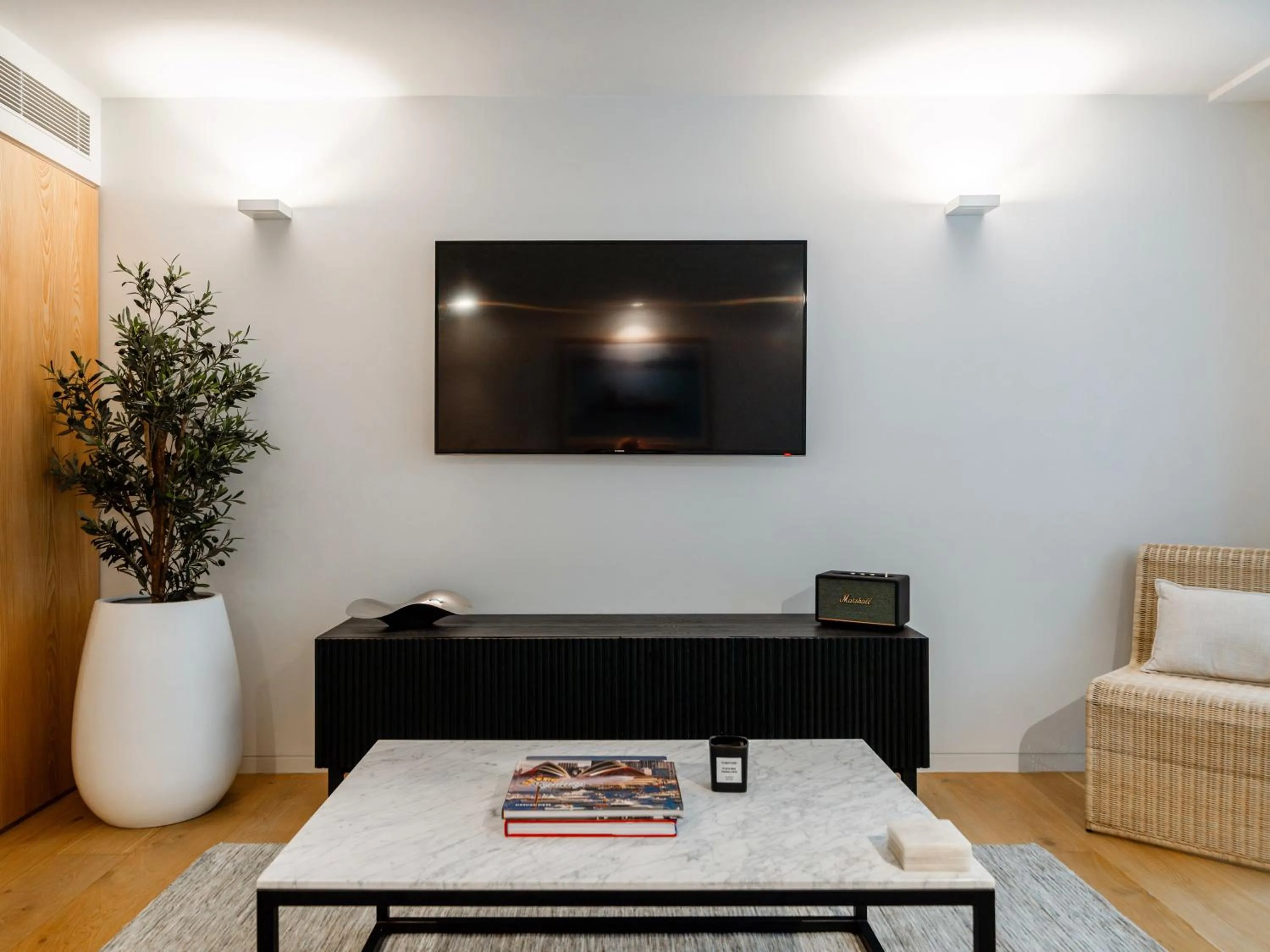 TV and multimedia in Bondi Pacific Studio - Managed by X Hospitality