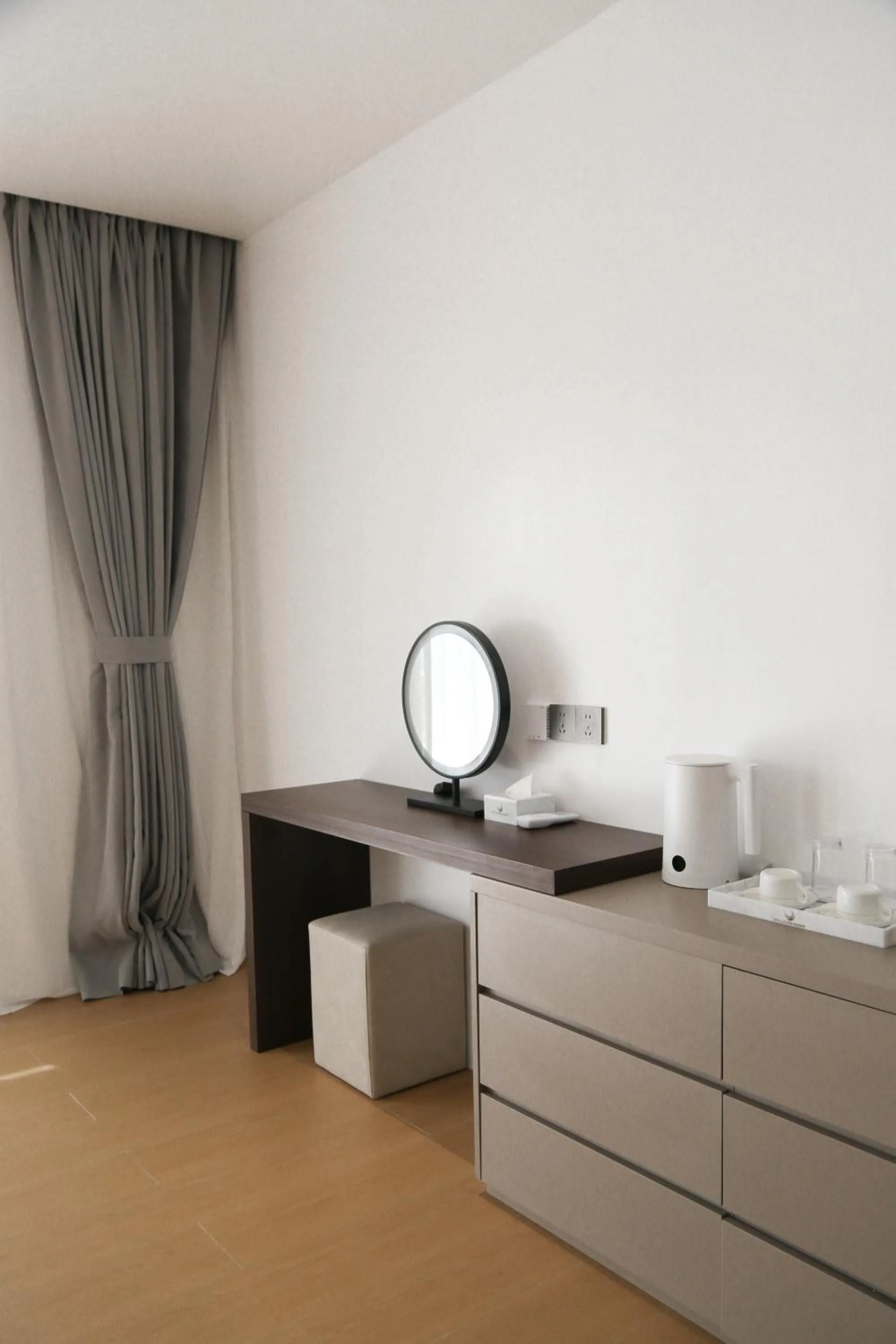 hair dresser in Willander Resort