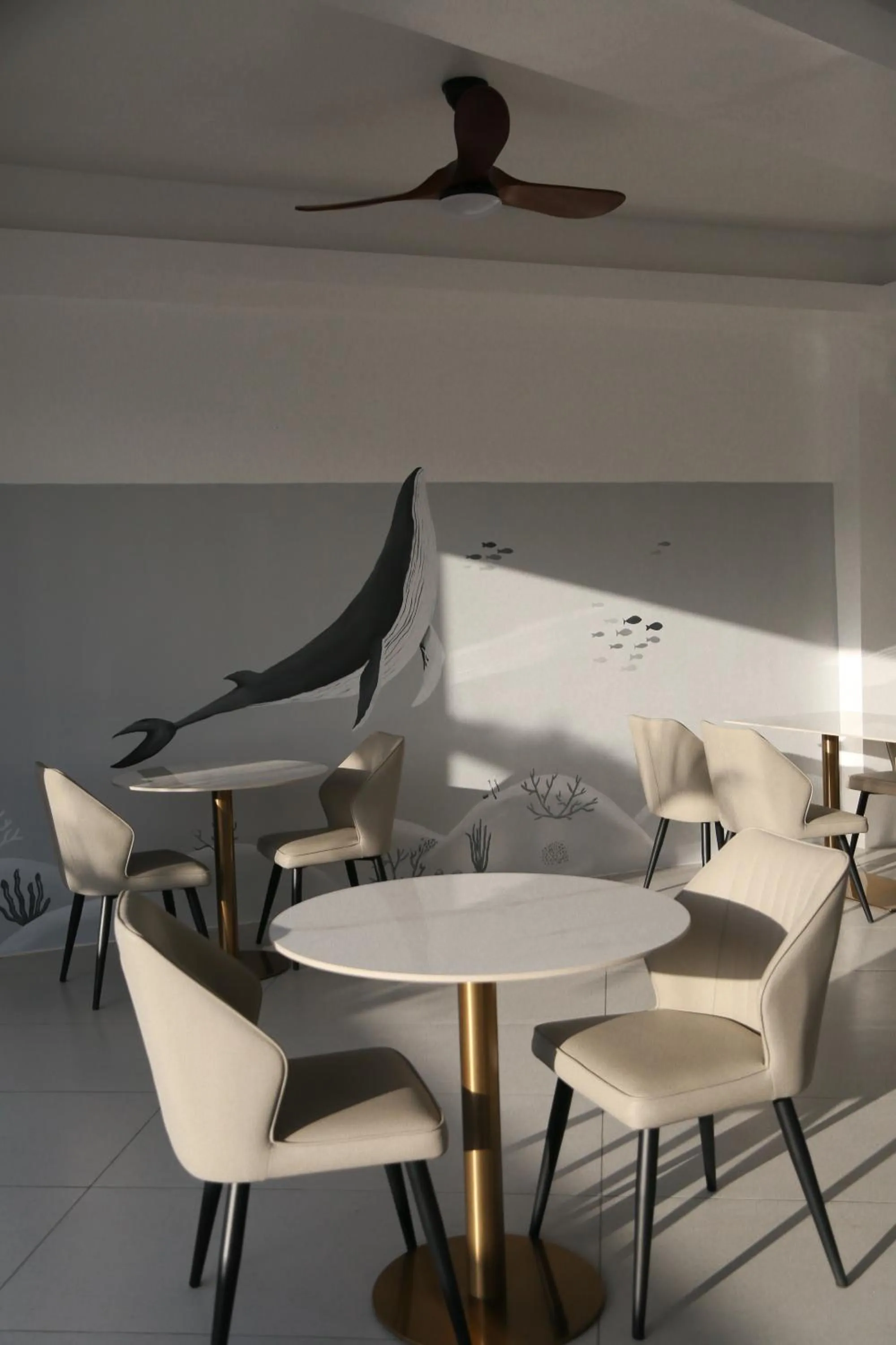 Restaurant/places to eat in Willander Resort