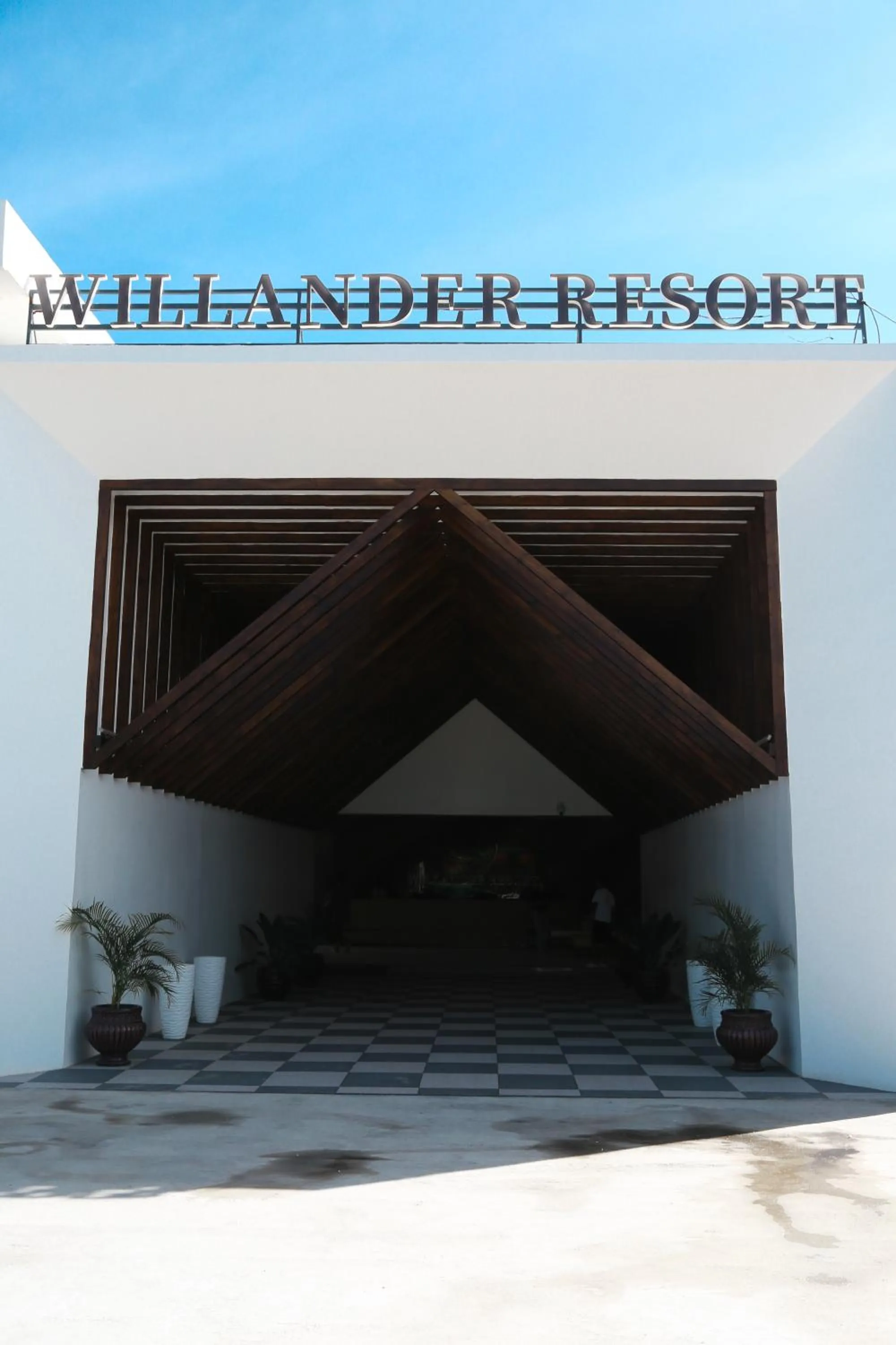Facade/entrance in Willander Resort