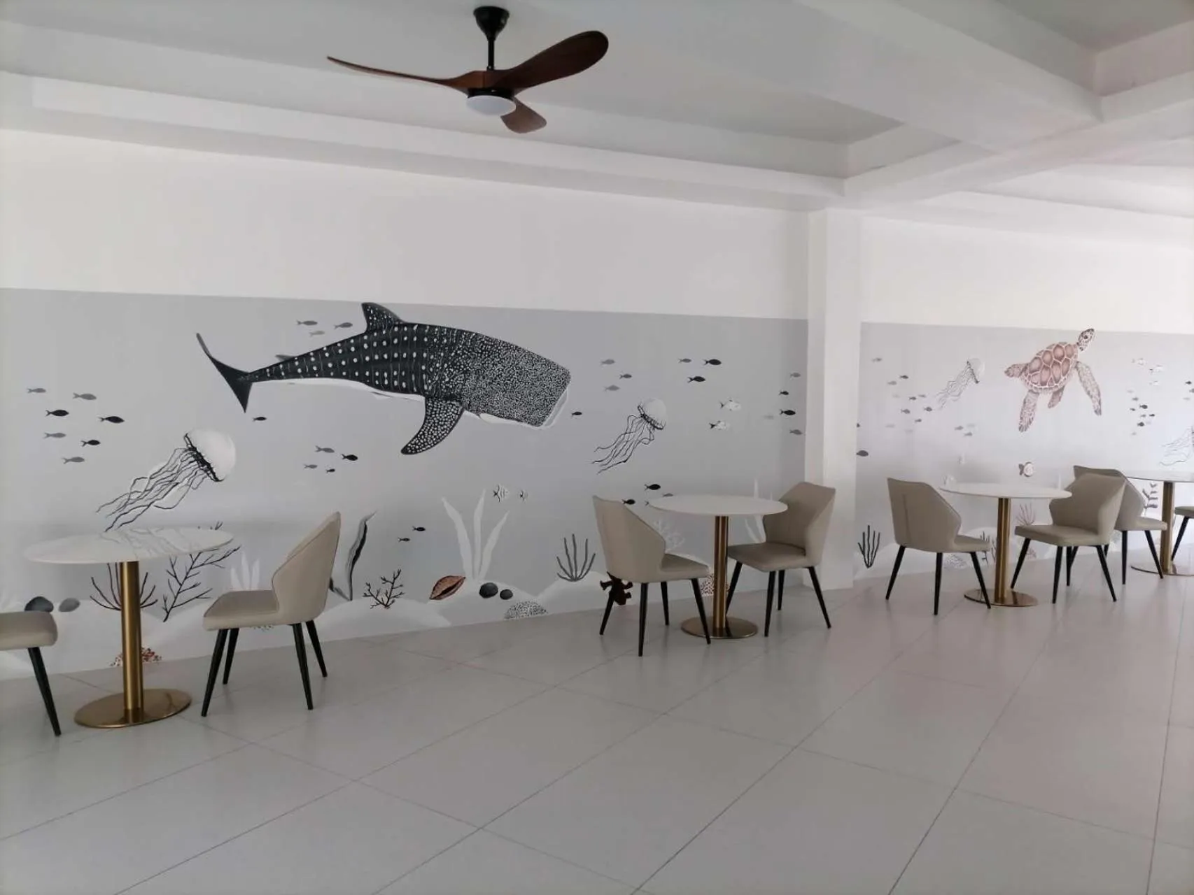 Restaurant/places to eat in Willander Resort