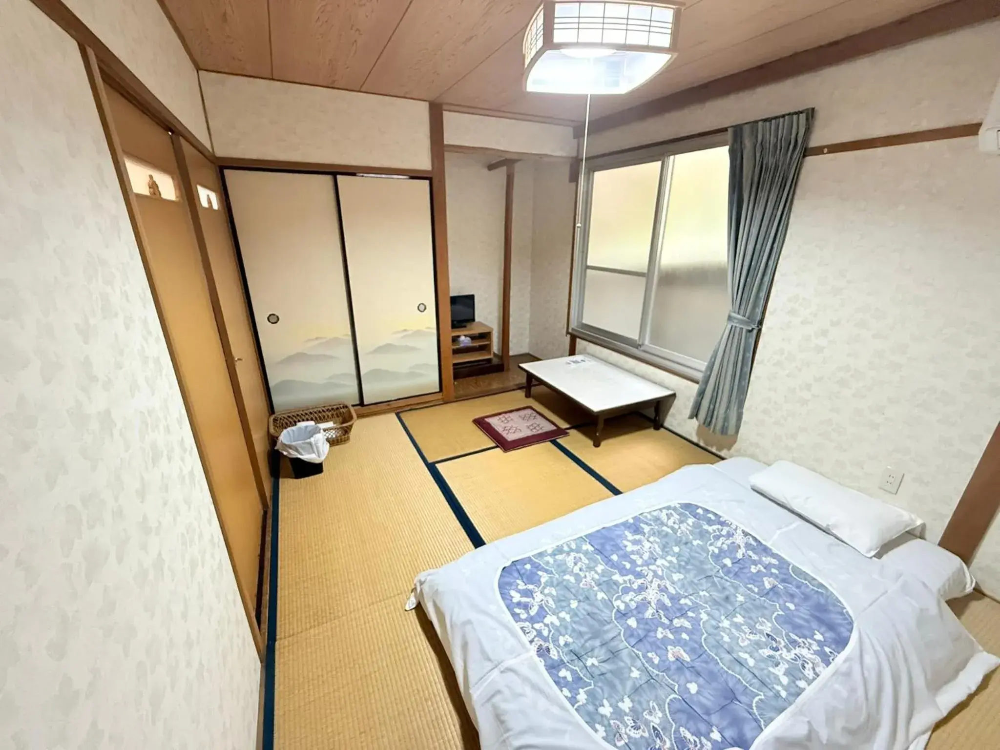 Japanese-Style Triple Room - single occupancy in Guesthouse KAZURABASHI Japanese-Style Triple Room - single occupancy in Guesthouse KAZURABASHI