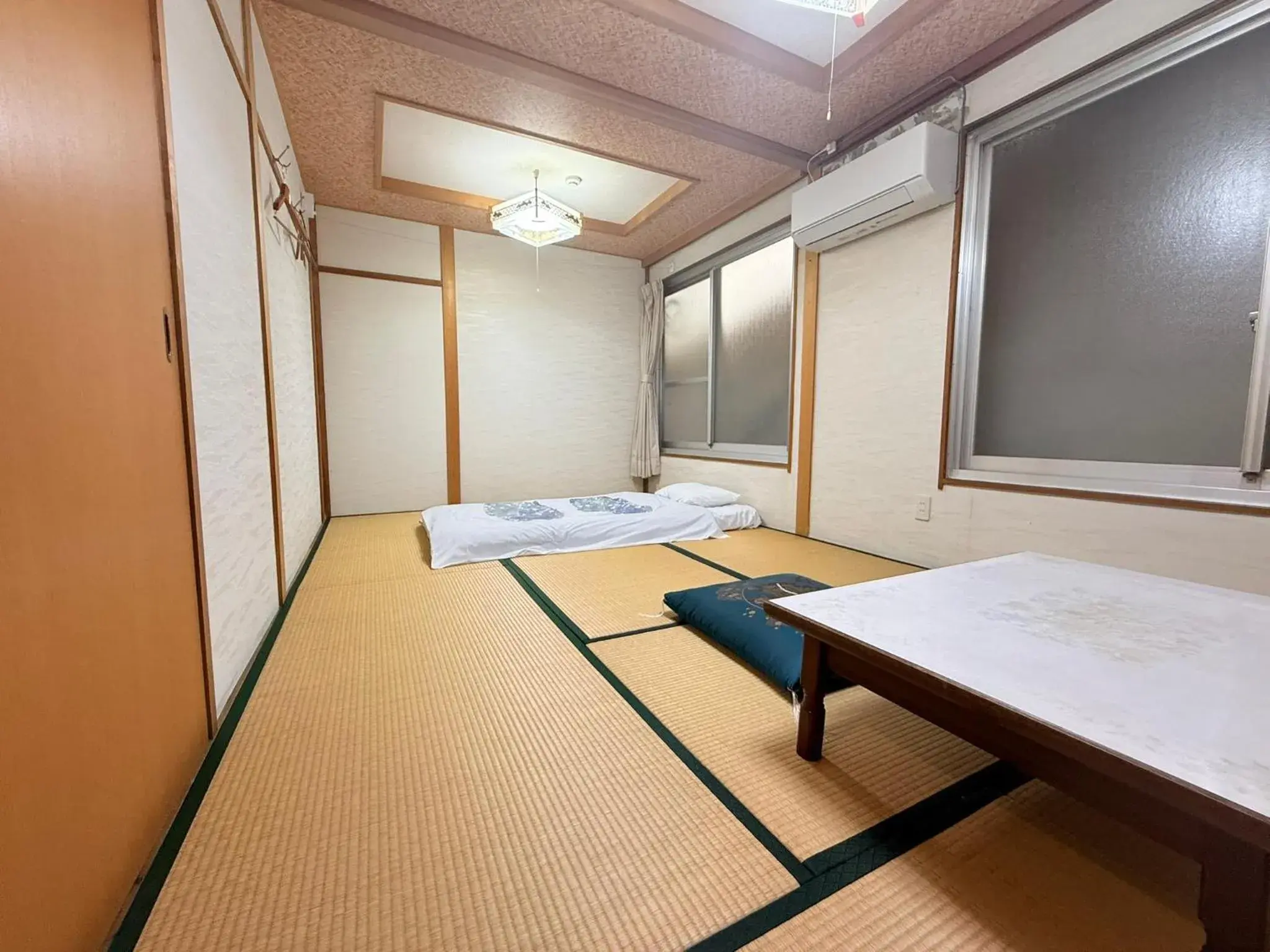 Japanese-Style Triple Room - single occupancy in Guesthouse KAZURABASHI Japanese-Style Triple Room - single occupancy in Guesthouse KAZURABASHI