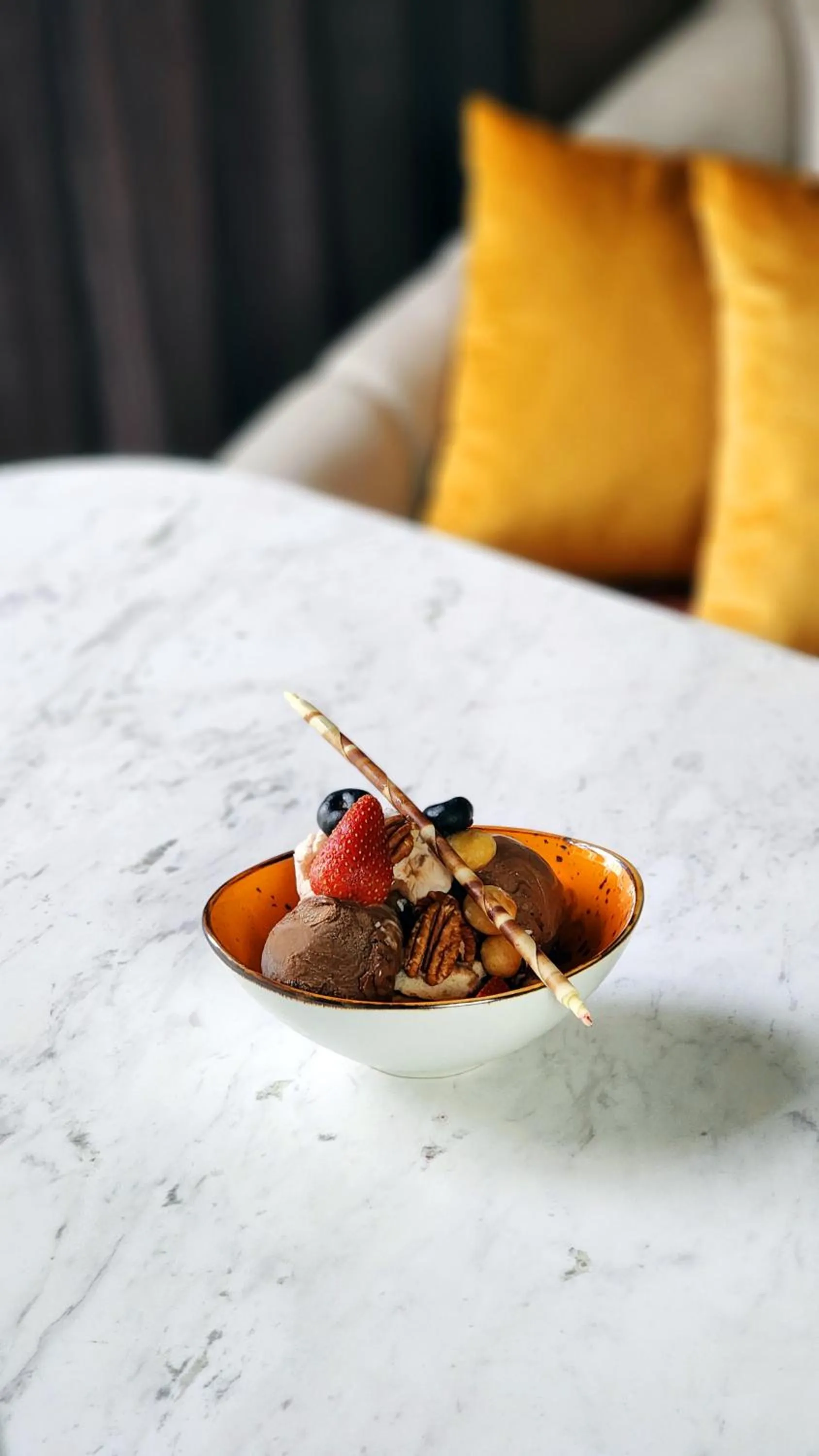 Restaurant/places to eat, Bed in Imperial Lexis Kuala Lumpur