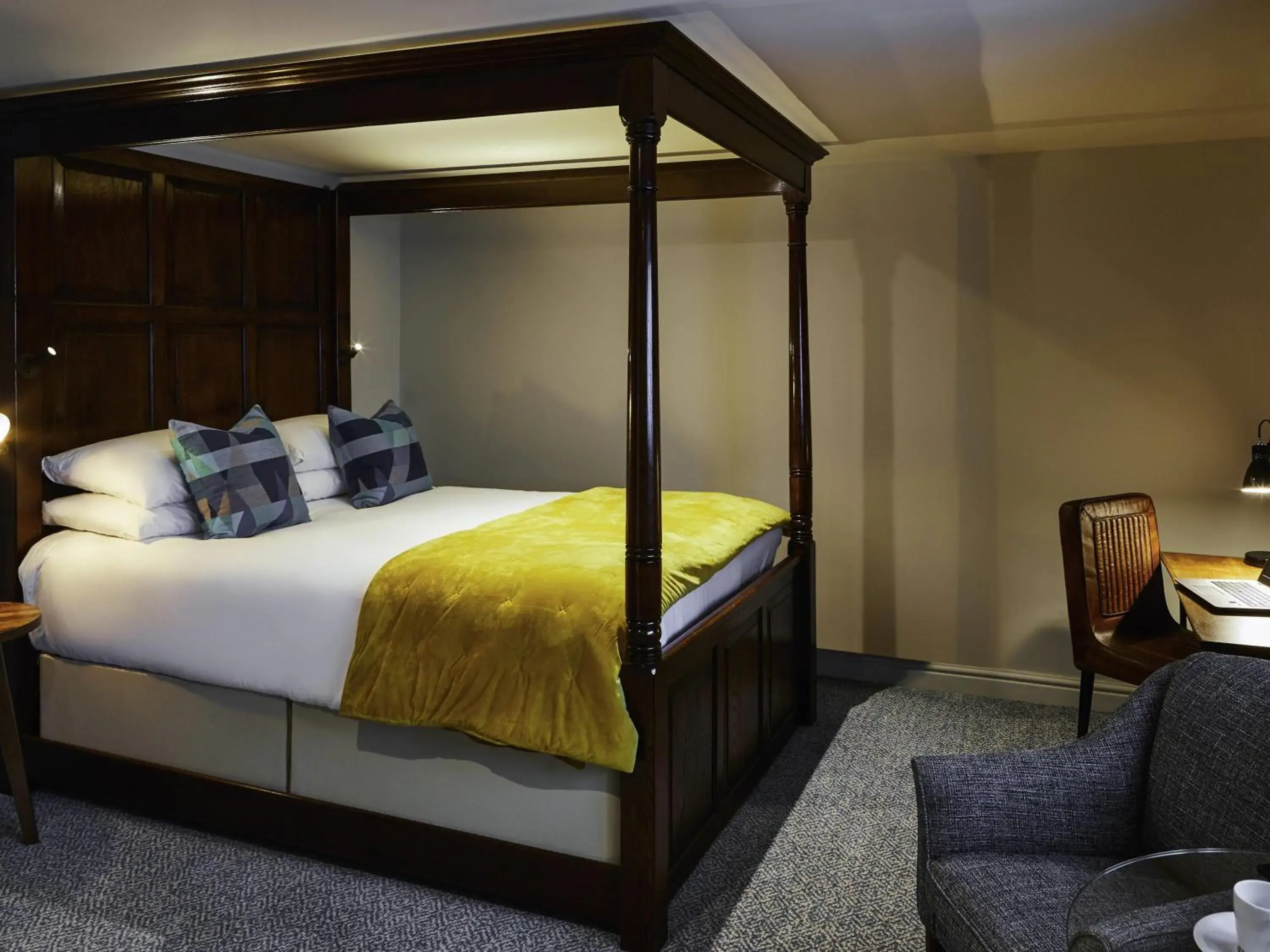 Bedroom, Bed in Mercure Barnsley Tankersley Manor Hotel Bedroom, Bed in Mercure Barnsley Tankersley Manor Hotel