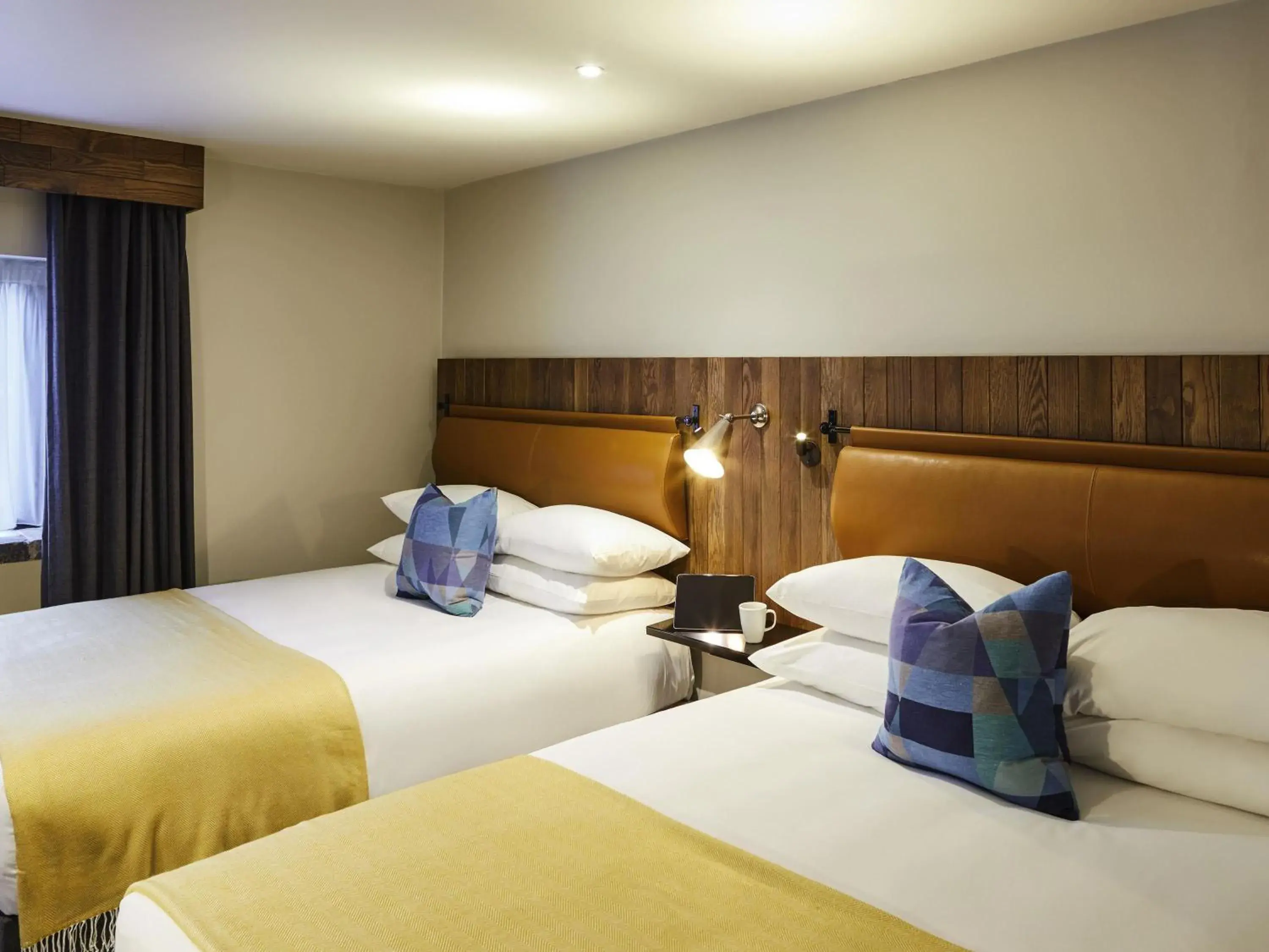 Bedroom, Bed in Mercure Barnsley Tankersley Manor Hotel Bedroom, Bed in Mercure Barnsley Tankersley Manor Hotel