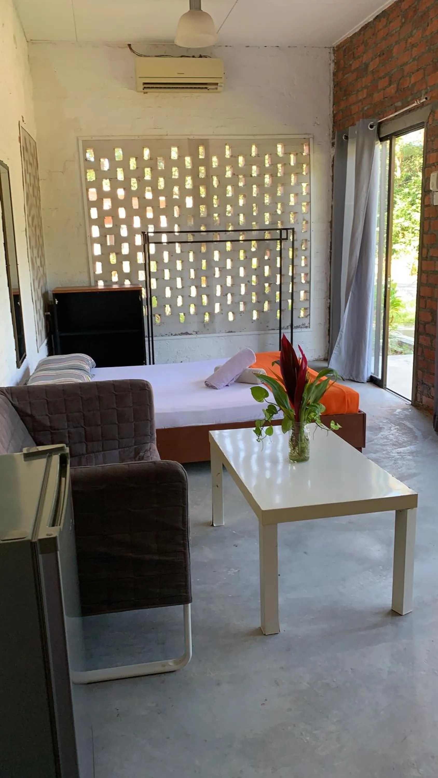 Bed in Rouhi Retreats By Doulos